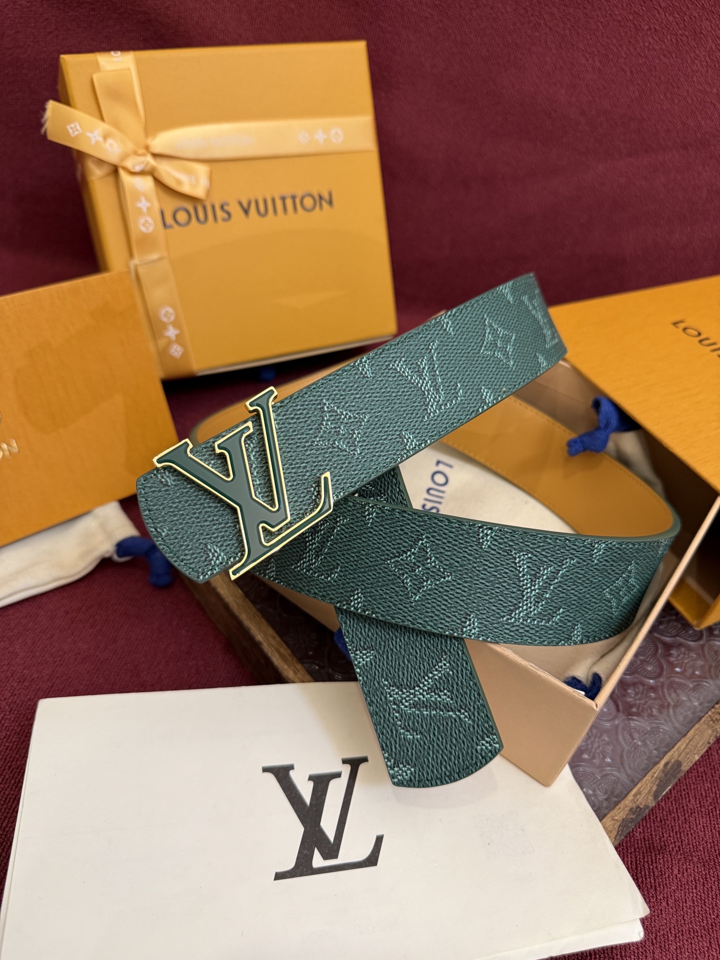 LV 一比一 男款壓紋皮帶 經典LV扣頭商務百搭款| 7 LV 一比一 男款壓紋皮帶 經典LV扣頭商務百搭款