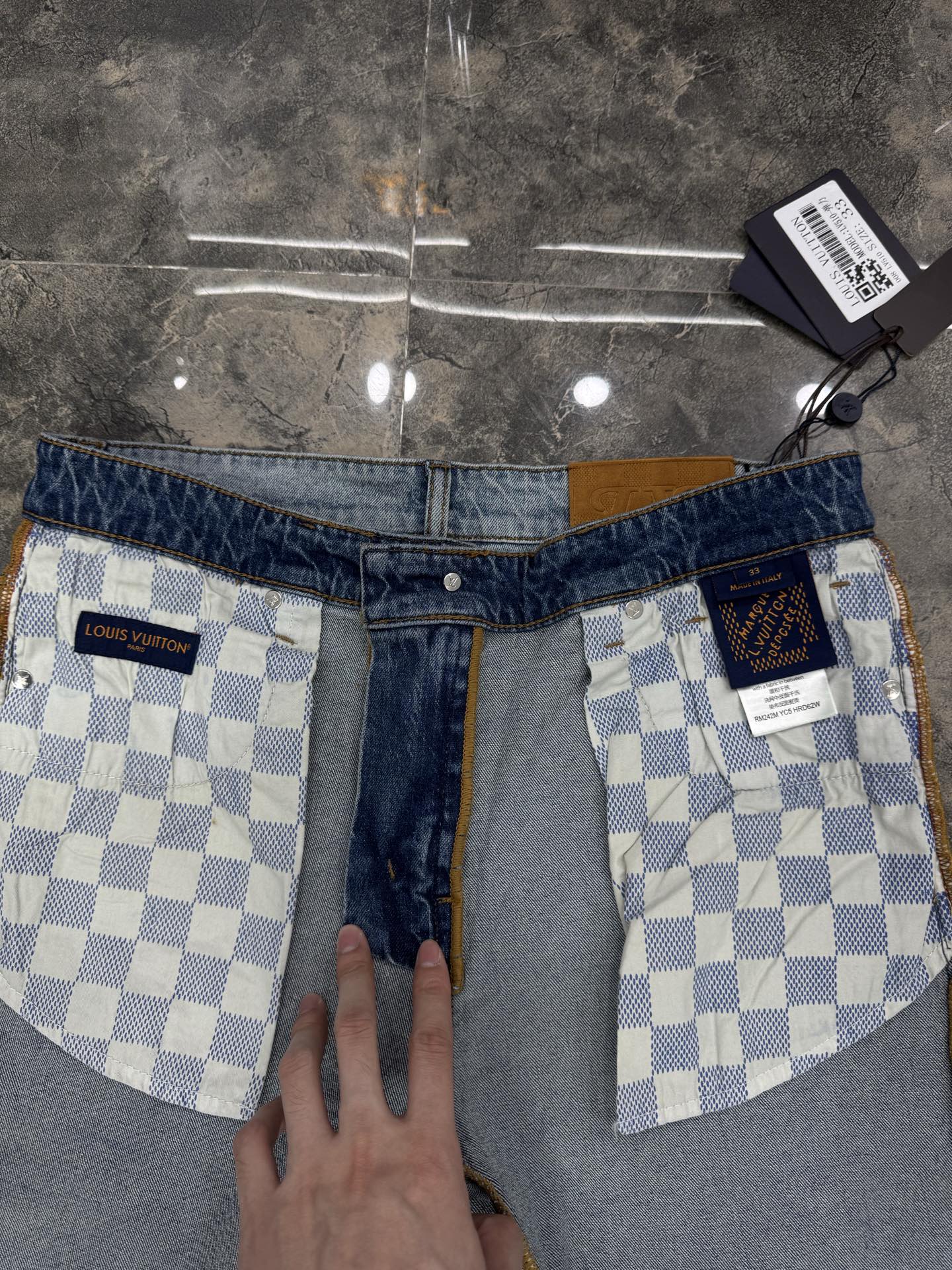 LV 高仿 男款 鉚釘刺繡牛仔褲 潮流個性設計百搭長褲| 7 LV 高仿 男款 鉚釘刺繡牛仔褲 潮流個性設計百搭長褲