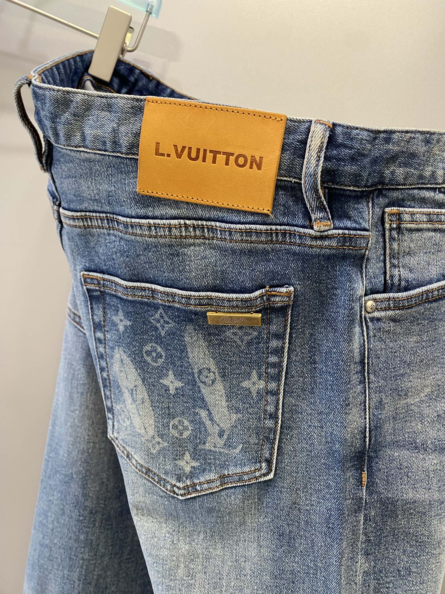 LV 一比一 男款 休閒牛仔褲 百搭輕奢通勤長褲| 7 LV 一比一 男款 休閒牛仔褲 百搭輕奢通勤長褲