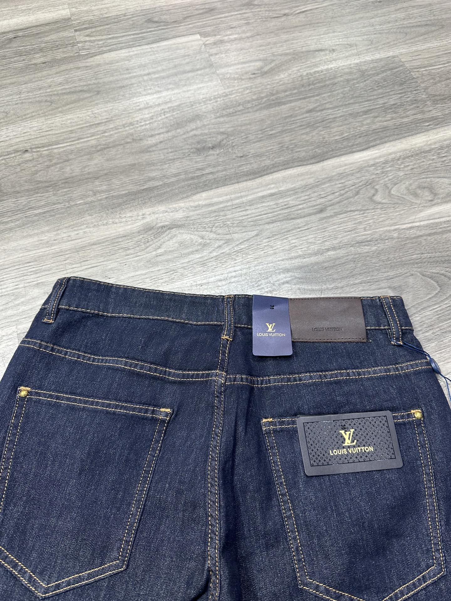 LV A貨 男款 黑色壓紋牛仔褲 潮流百搭修身長褲| 8 LV A貨 男款 黑色壓紋牛仔褲 潮流百搭修身長褲