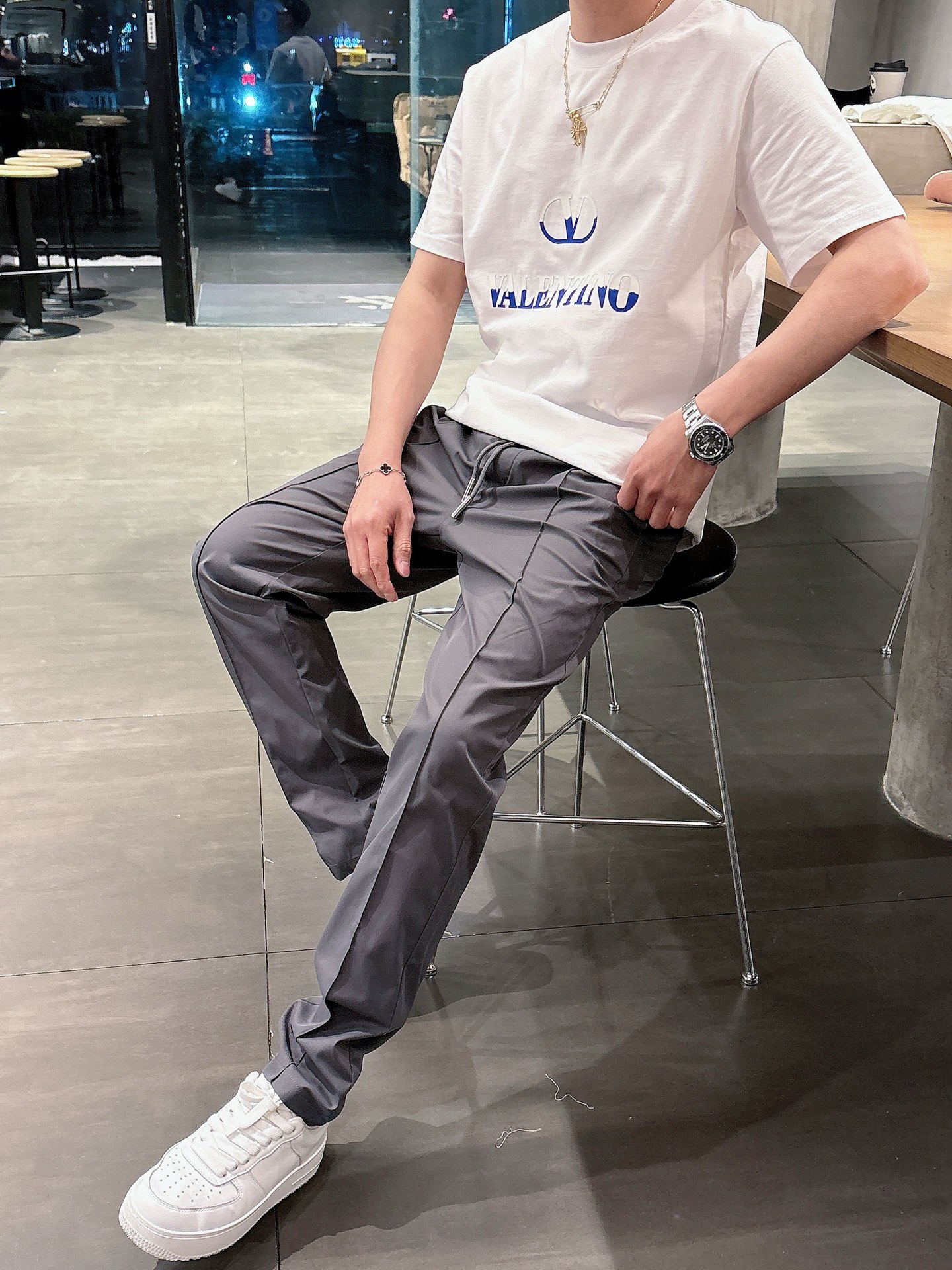 LV A貨 男款 灰色休闲褲 經典百搭休閒長褲| 8 LV A貨 男款 灰色休闲褲 經典百搭休閒長褲