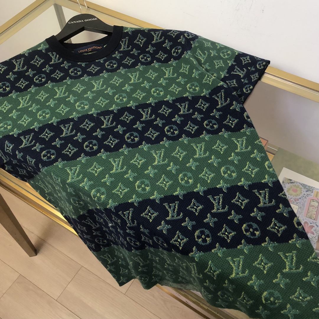 LV 高仿 男款 綠藍編織 Monogram 短袖T恤 立體質感配色| 11 LV 高仿 男款 綠藍編織 Monogram 短袖T恤 立體質感配色