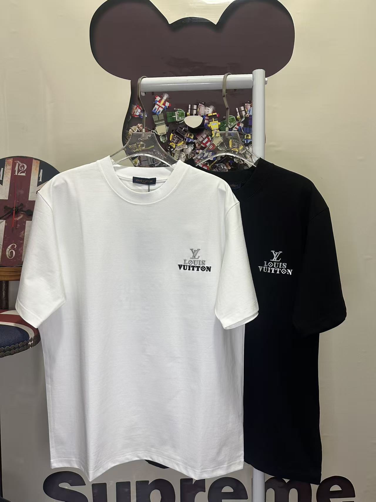 LV 一比一 男款 刺繡Logo短袖T恤 經典極簡休閒款| 13 LV 一比一 男款 刺繡Logo短袖T恤 經典極簡休閒款