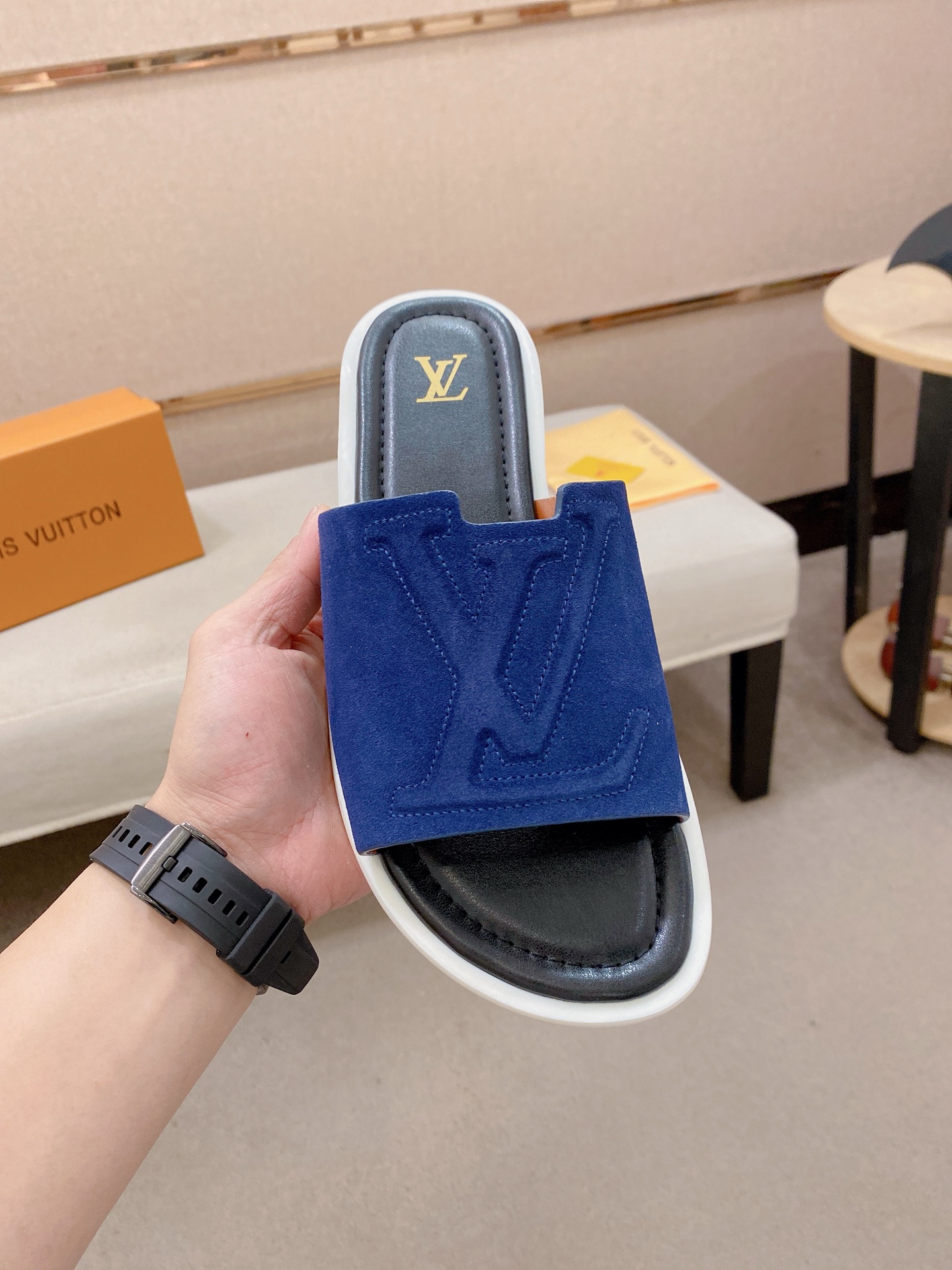 LV A貨 男款拖鞋 藍色撞色設計 潮流休閒百搭款| 14 LV A貨 男款拖鞋 藍色撞色設計 潮流休閒百搭款