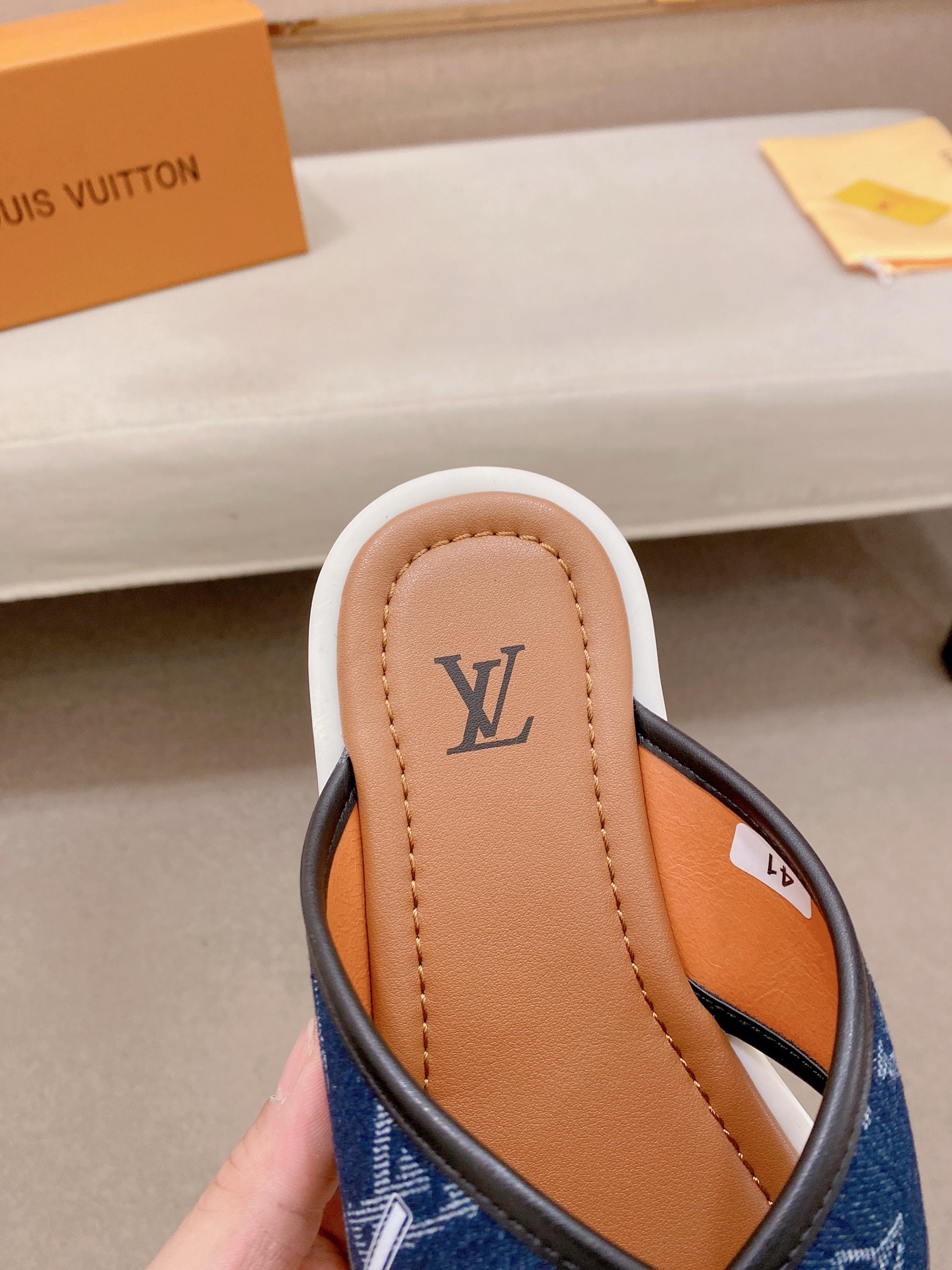 LV A貨 男款拖鞋 黑色丹寧交叉設計 潮流百搭款| 10 LV A貨 男款拖鞋 黑色丹寧交叉設計 潮流百搭款