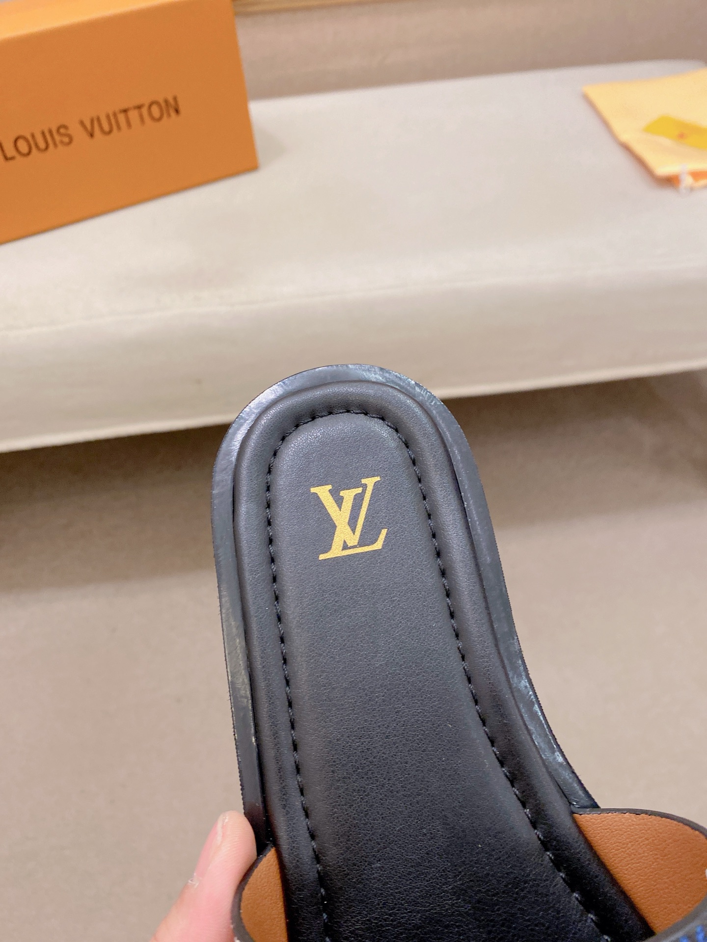 LV一比一棋盤格印花拖鞋 藍色拼接休閒舒適一字拖| 10 LV一比一棋盤格印花拖鞋 藍色拼接休閒舒適一字拖