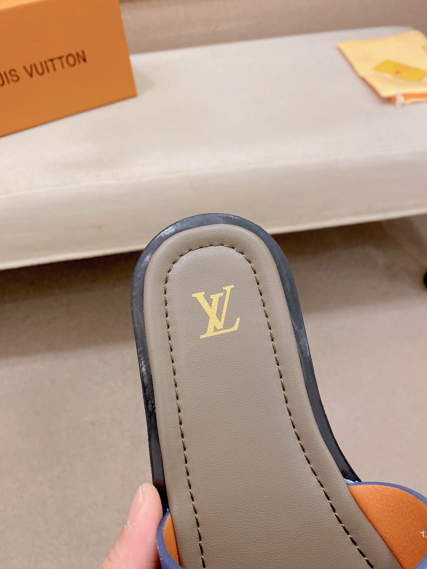 LV原單藍色植物印花拖鞋 老花拼接設計時尚休閒一字拖| 10 LV原單藍色植物印花拖鞋 老花拼接設計時尚休閒一字拖