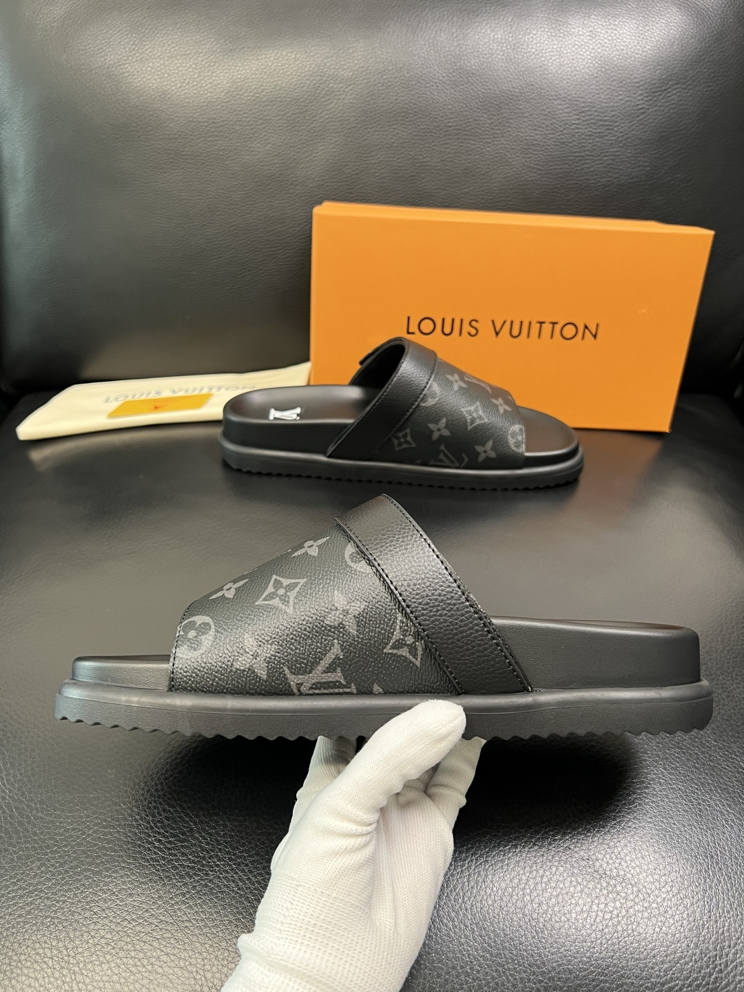 LV A貨黑色老花拖鞋 男士高仿Monogram休閒一字拖| 11 LV A貨黑色老花拖鞋 男士高仿Monogram休閒一字拖