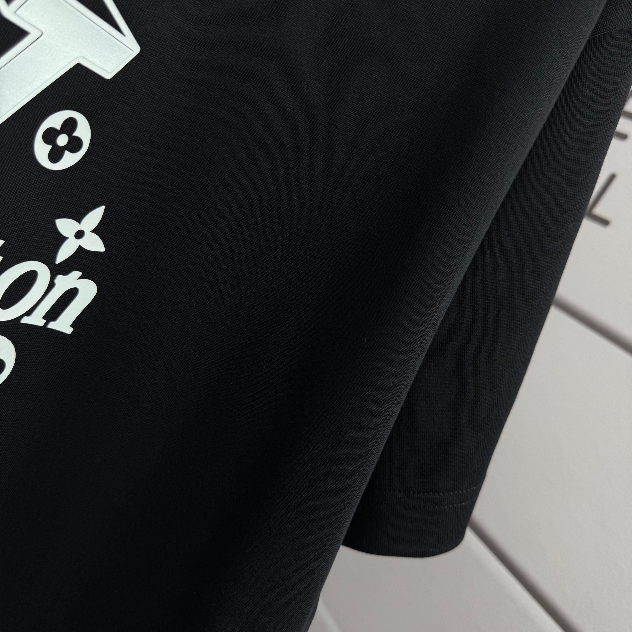 LV 一比一 男款 漸層LOGO短袖T恤 黑色街頭風百搭款| 10 LV 一比一 男款 漸層LOGO短袖T恤 黑色街頭風百搭款