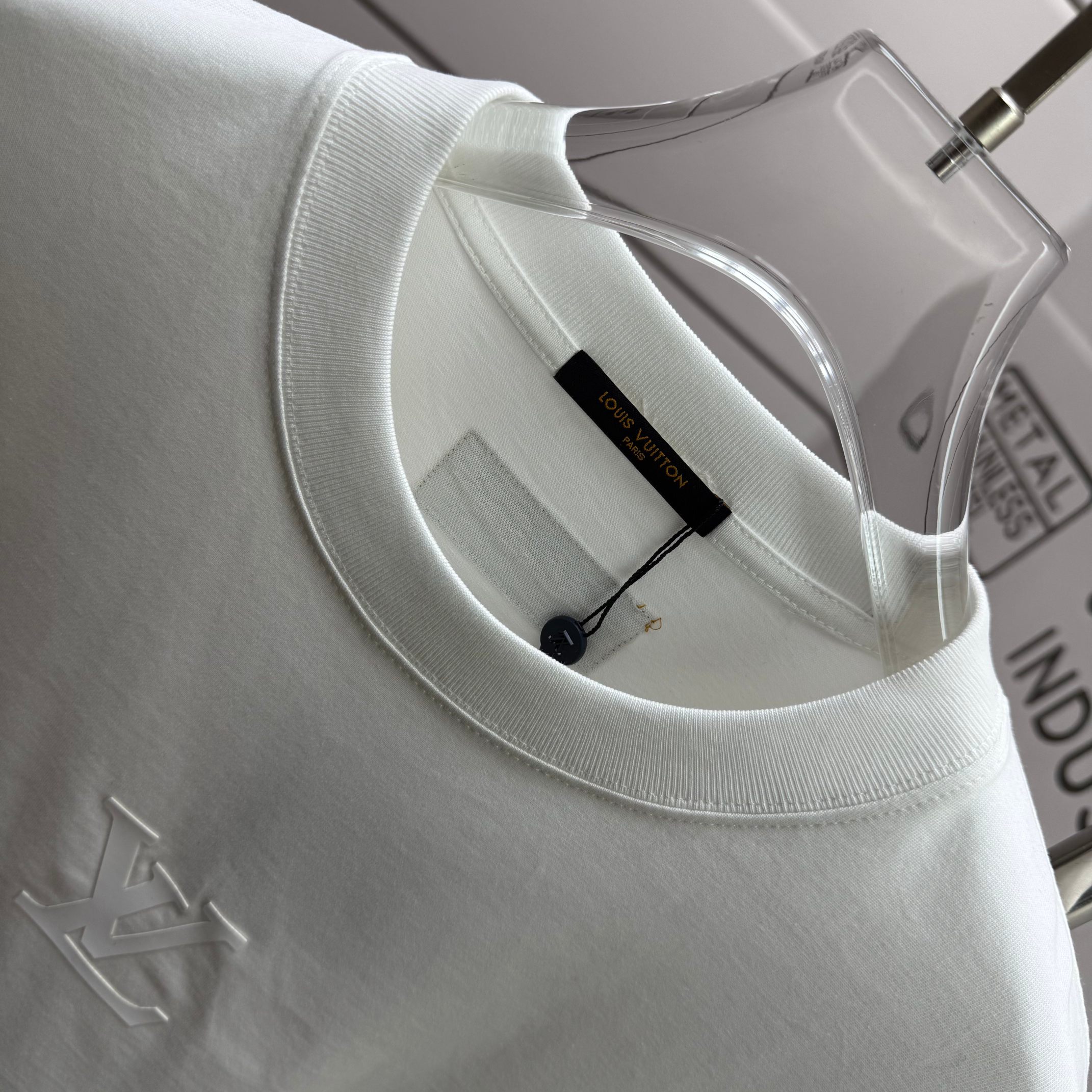 LV A貨 男款 簡約LOGO字母短袖T恤 灰色百搭休閒款| 13 LV A貨 男款 簡約LOGO字母短袖T恤 灰色百搭休閒款