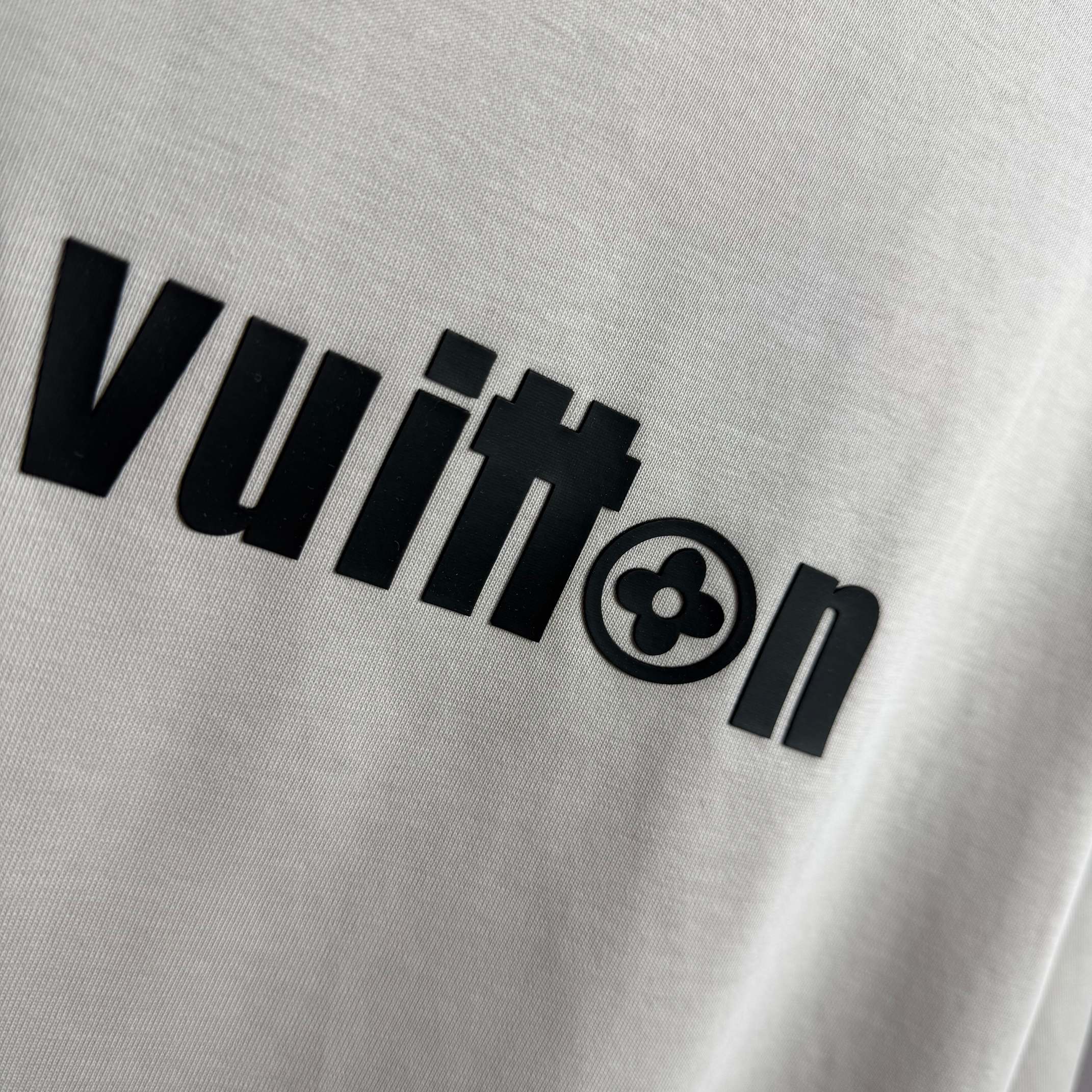 LV 一比一 男款 大LOGO印花短袖T恤 黑色街頭款| 8 LV 一比一 男款 大LOGO印花短袖T恤 黑色街頭款