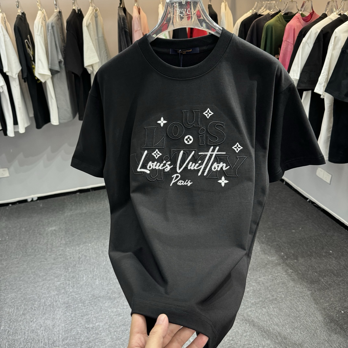 LV 原單Paris 線條印花短袖|黑色極簡設計感 T 恤| 13 LV 原單Paris 線條印花短袖|黑色極簡設計感 T 恤