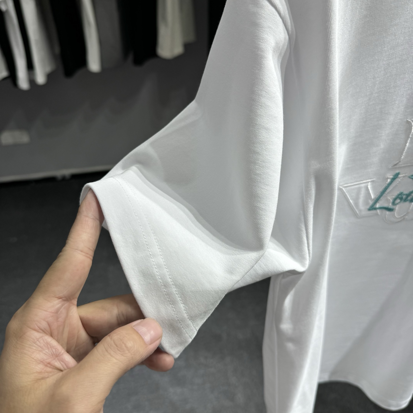 LV 高仿白色薄荷綠立體字樣短袖|夏日清爽百搭款| 12 LV 高仿白色薄荷綠立體字樣短袖|夏日清爽百搭款