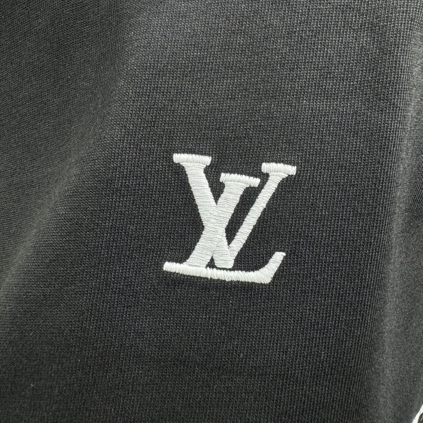 LV 高仿裂紋 Monogram 多層視覺短袖|高質感立體印花街頭款| 12 LV 高仿裂紋 Monogram 多層視覺短袖|高質感立體印花街頭款