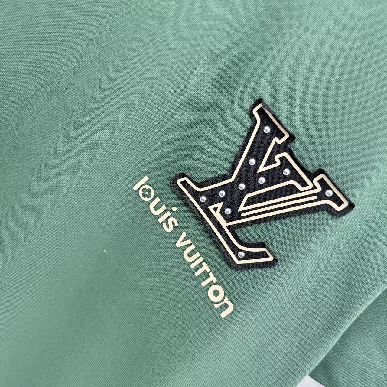 LV A貨绿色黑線刺繡短袖|經典對比百搭款| 9 LV A貨绿色黑線刺繡短袖|經典對比百搭款