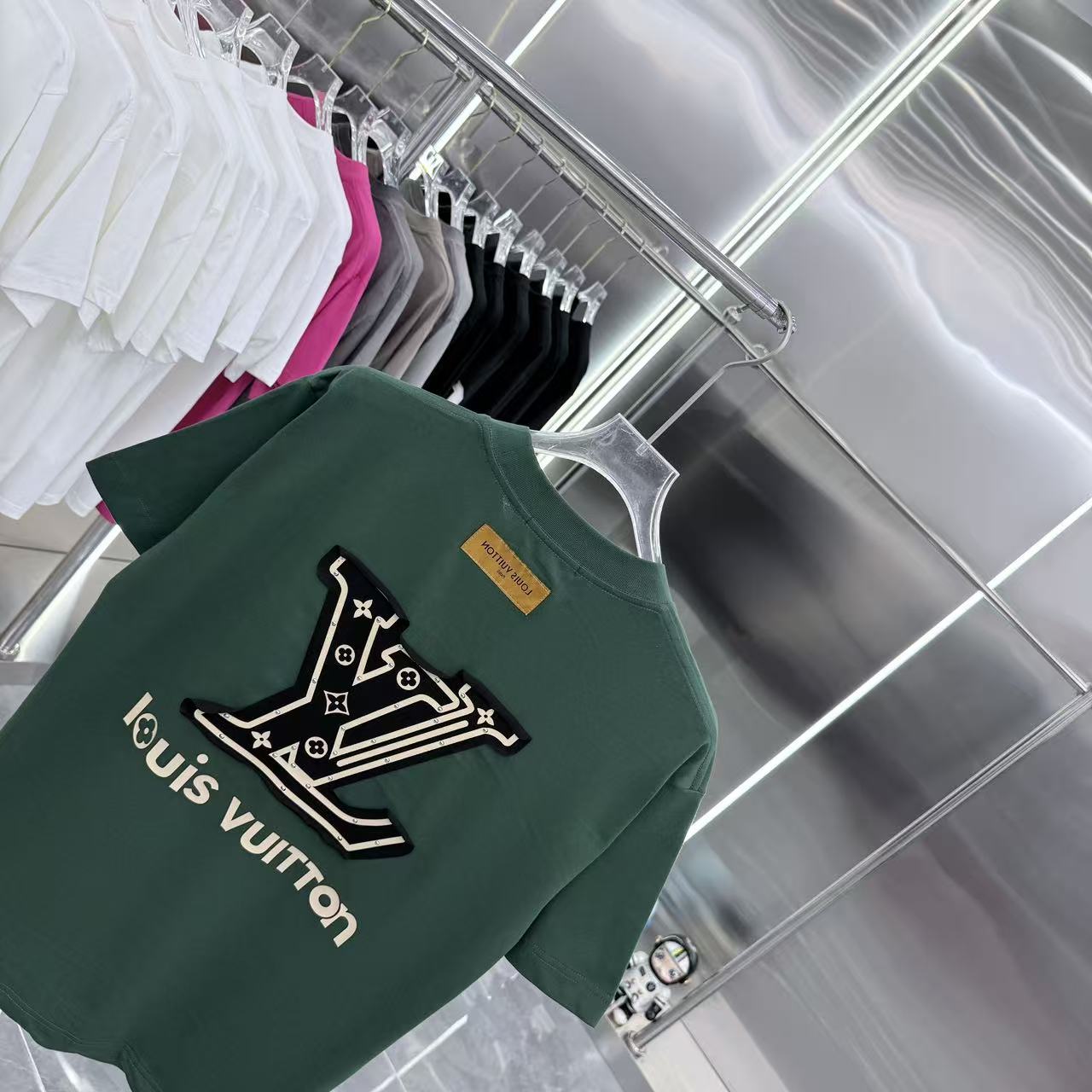 LV A貨绿色黑線刺繡短袖|經典對比百搭款| 7 LV A貨绿色黑線刺繡短袖|經典對比百搭款