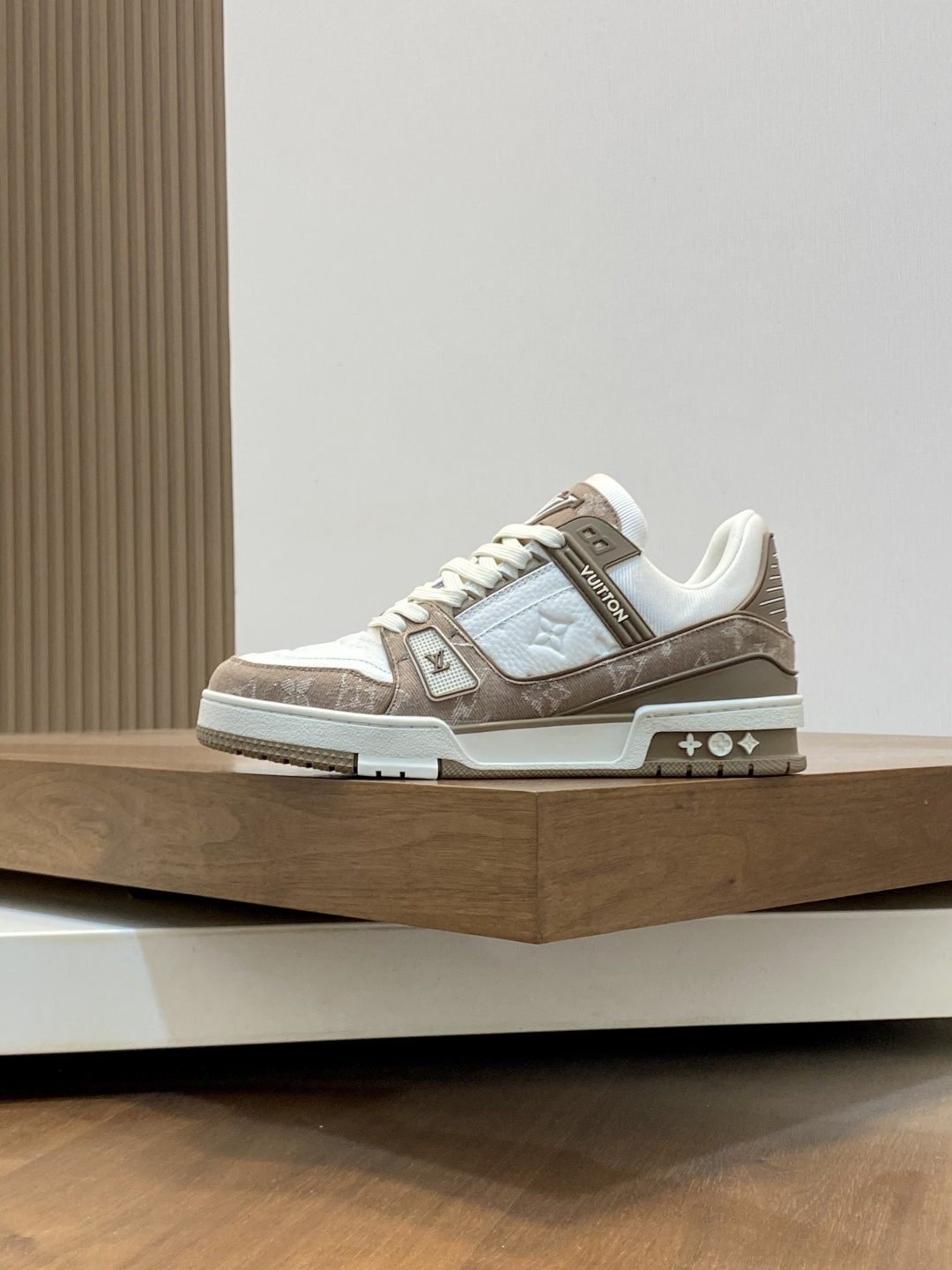LV 一比一 男款咖啡老花 Trainer 球鞋 復刻經典配色耐看百搭| 6 LV 一比一 男款咖啡老花 Trainer 球鞋 復刻經典配色耐看百搭