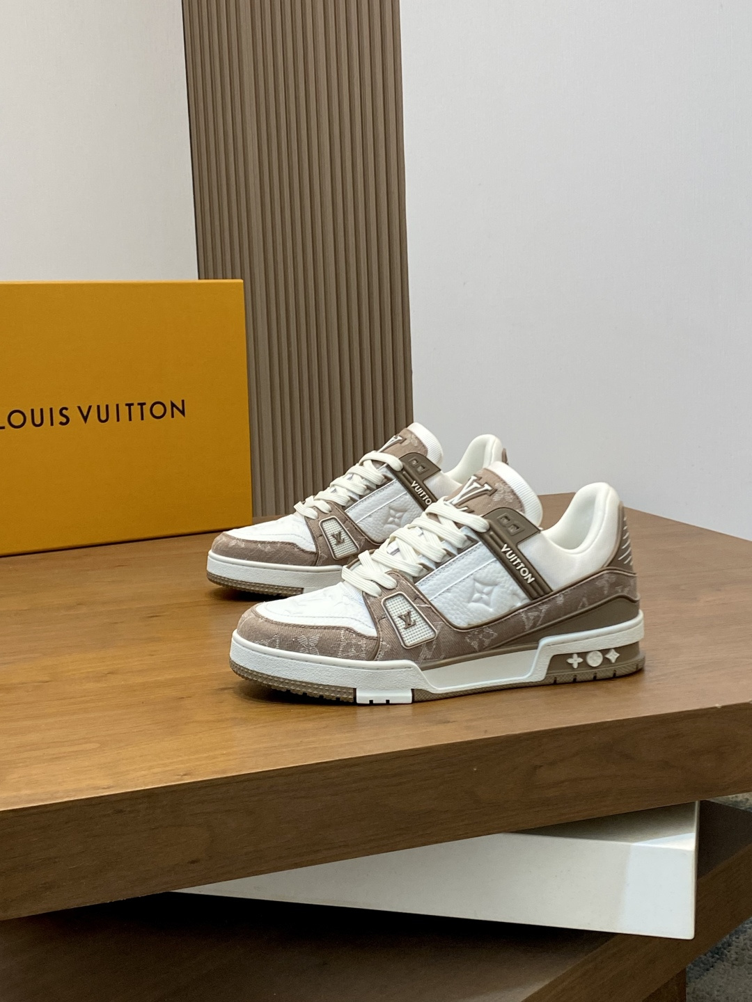 LV 一比一 男款咖啡老花 Trainer 球鞋 復刻經典配色耐看百搭| 13 LV 一比一 男款咖啡老花 Trainer 球鞋 復刻經典配色耐看百搭