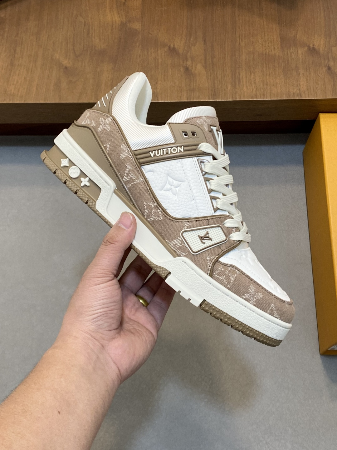 LV 一比一 男款咖啡老花 Trainer 球鞋 復刻經典配色耐看百搭| 12 LV 一比一 男款咖啡老花 Trainer 球鞋 復刻經典配色耐看百搭