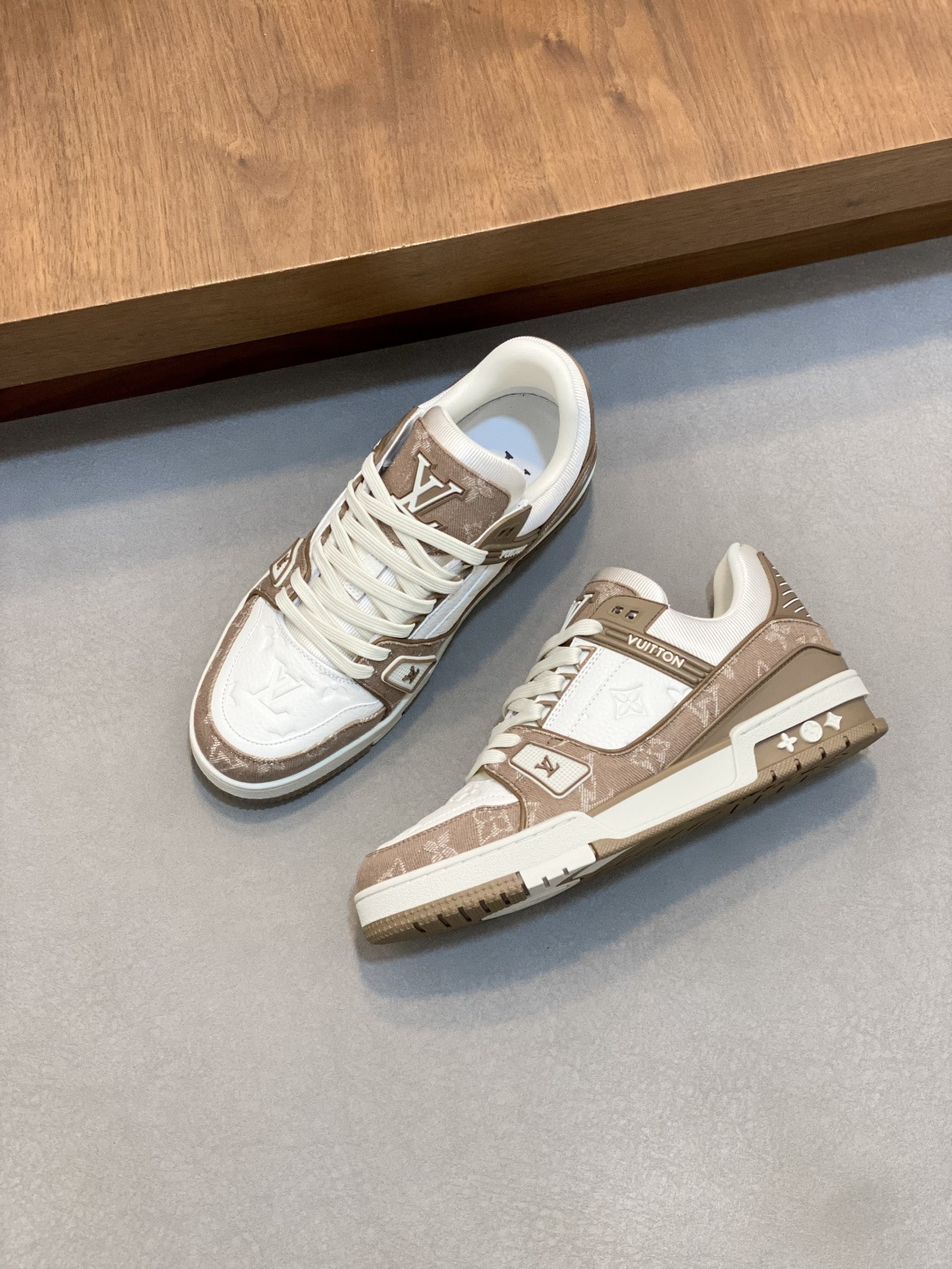 LV 一比一 男款咖啡老花 Trainer 球鞋 復刻經典配色耐看百搭| 10 LV 一比一 男款咖啡老花 Trainer 球鞋 復刻經典配色耐看百搭