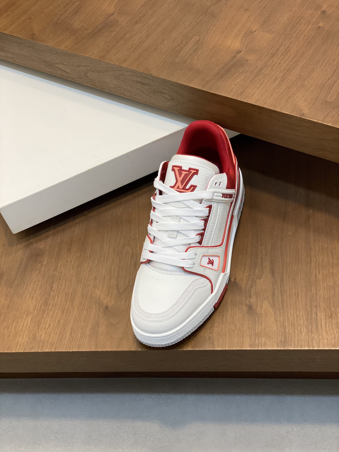 LV A貨 男款紅白撞色 Trainer 球鞋 活力亮眼百搭潮流款| 10 LV A貨 男款紅白撞色 Trainer 球鞋 活力亮眼百搭潮流款