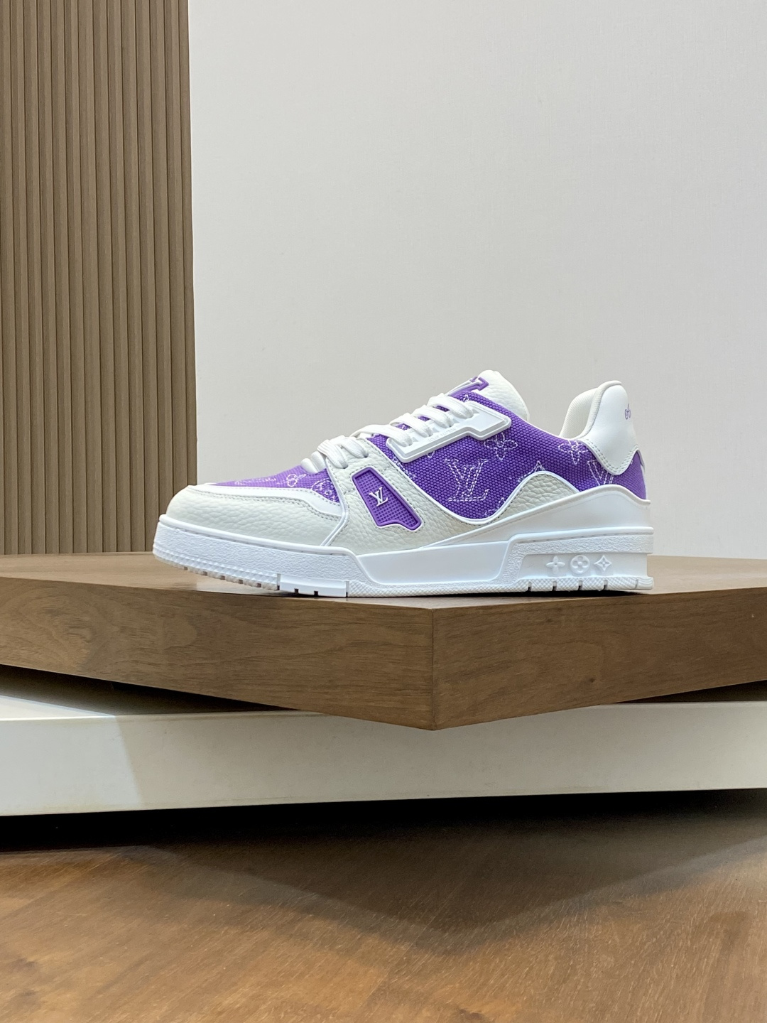 LV 一比一 男款紫色老花 Trainer 球鞋 高對標亮色系人氣款| 14 LV 一比一 男款紫色老花 Trainer 球鞋 高對標亮色系人氣款