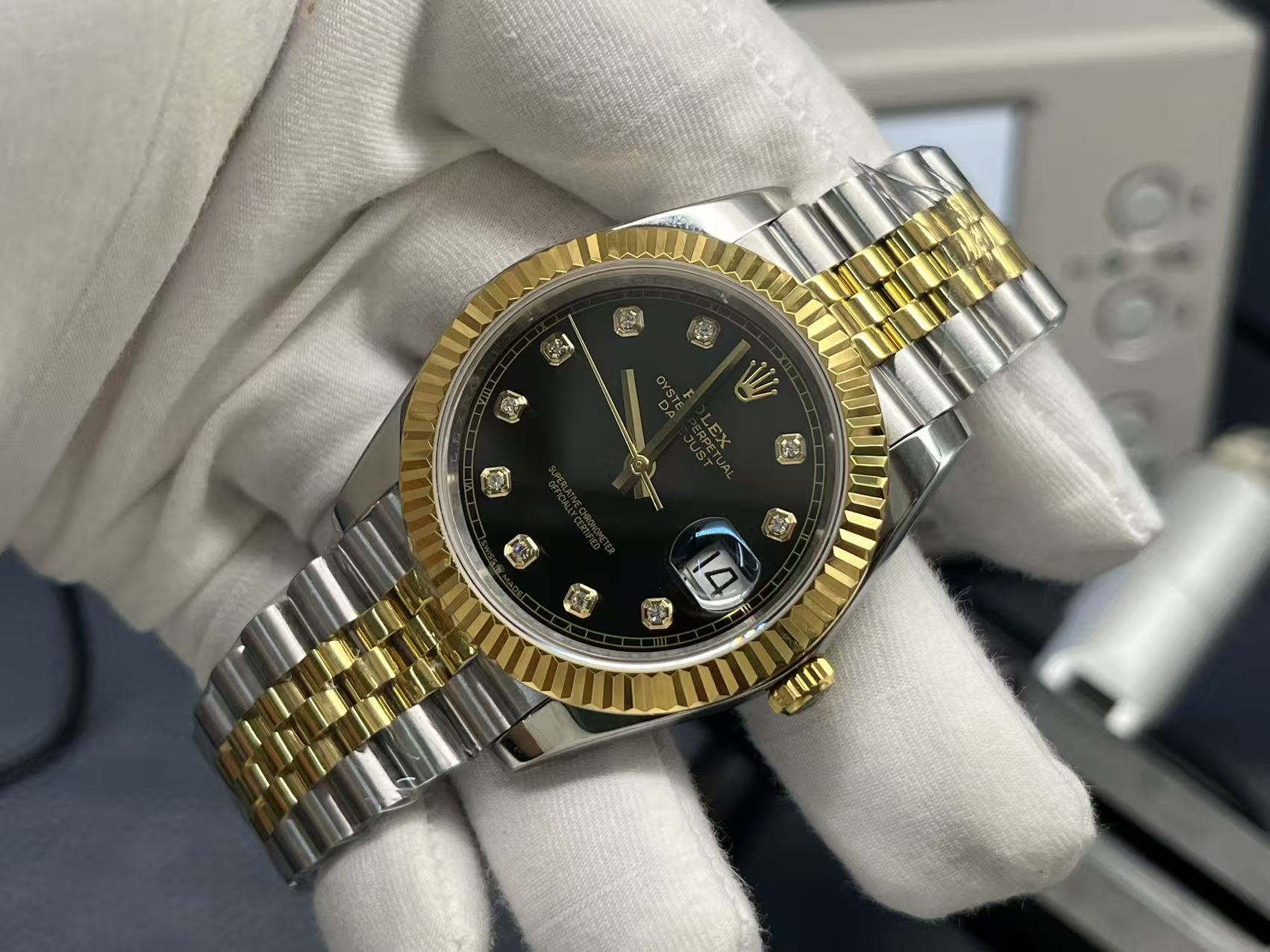 Rolex 高仿 男款 Datejust 鑽刻玫黑金腕錶 高端款| 13 Rolex 高仿 男款 Datejust 鑽刻玫黑金腕錶 高端款