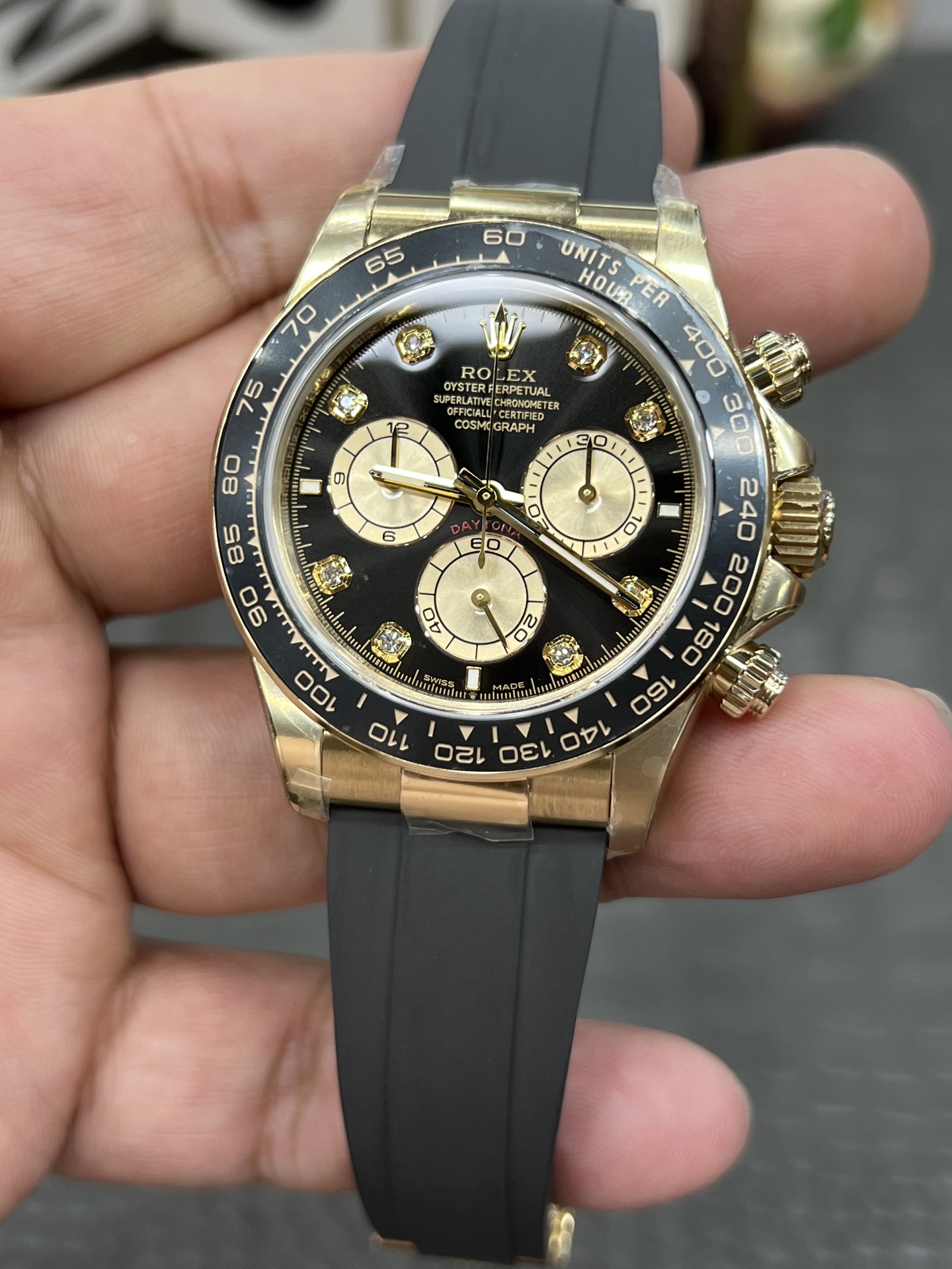 Rolex 高仿 男款 Daytona 黑面鑽刻橡膠帶計時腕錶 高端運動風| 12 Rolex 高仿 男款 Daytona 黑面鑽刻橡膠帶計時腕錶 高端運動風