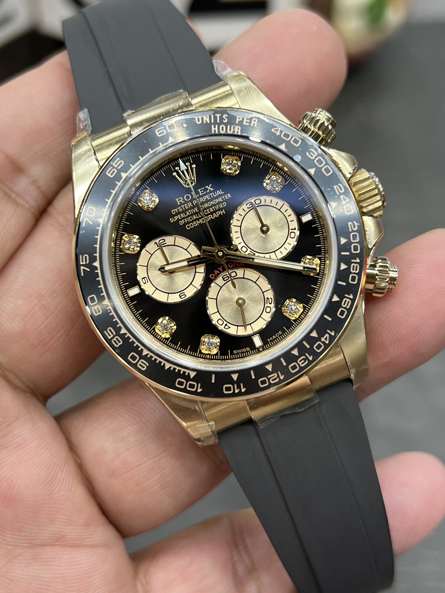 Rolex 高仿 男款 Daytona 黑面鑽刻橡膠帶計時腕錶 高端運動風| 11 Rolex 高仿 男款 Daytona 黑面鑽刻橡膠帶計時腕錶 高端運動風