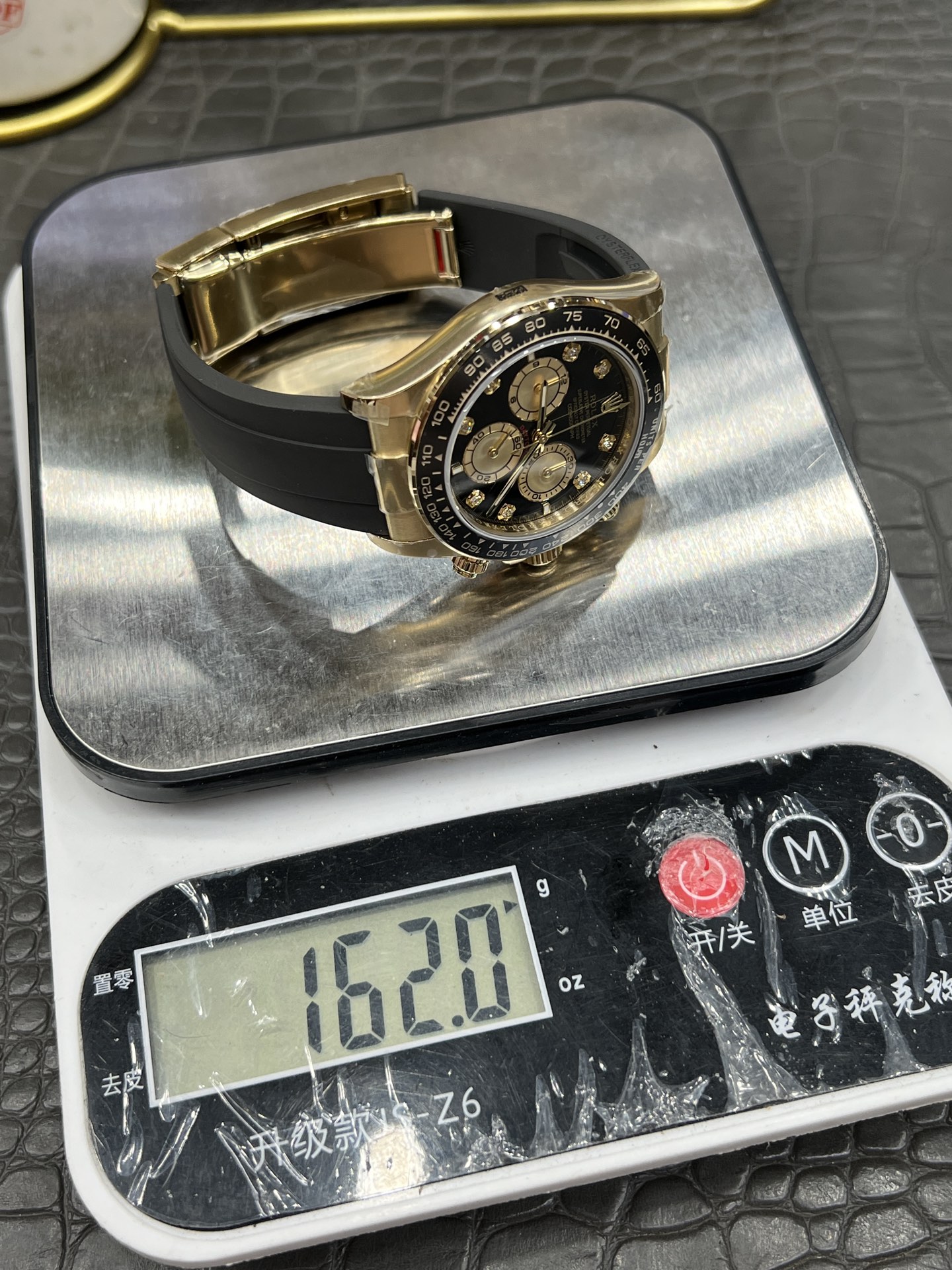 Rolex 高仿 男款 Daytona 黑面鑽刻橡膠帶計時腕錶 高端運動風| 7 Rolex 高仿 男款 Daytona 黑面鑽刻橡膠帶計時腕錶 高端運動風