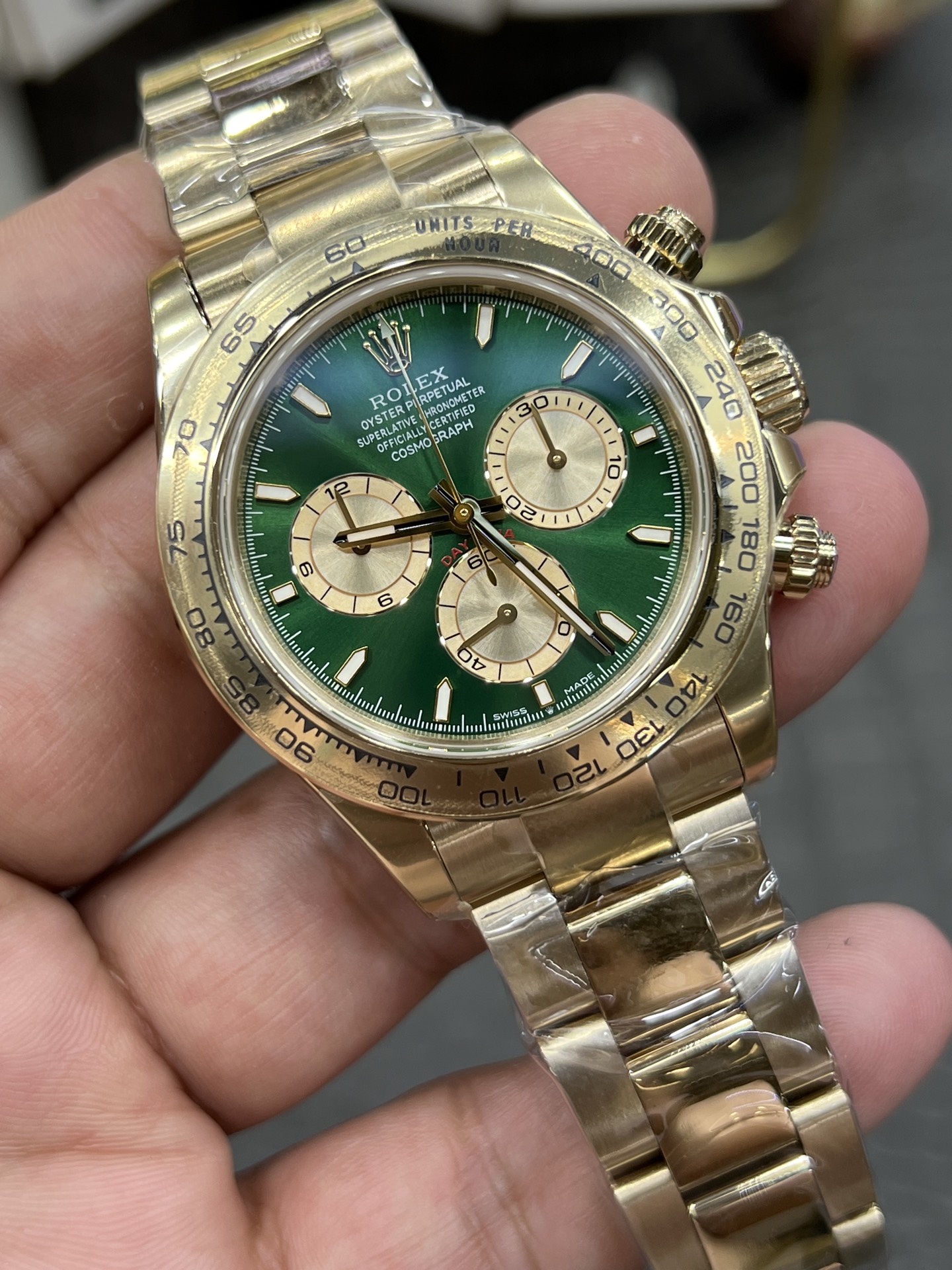 Rolex 一比一 男款 Daytona 綠面金殼計時腕錶 經典奢華款| 11 Rolex 一比一 男款 Daytona 綠面金殼計時腕錶 經典奢華款