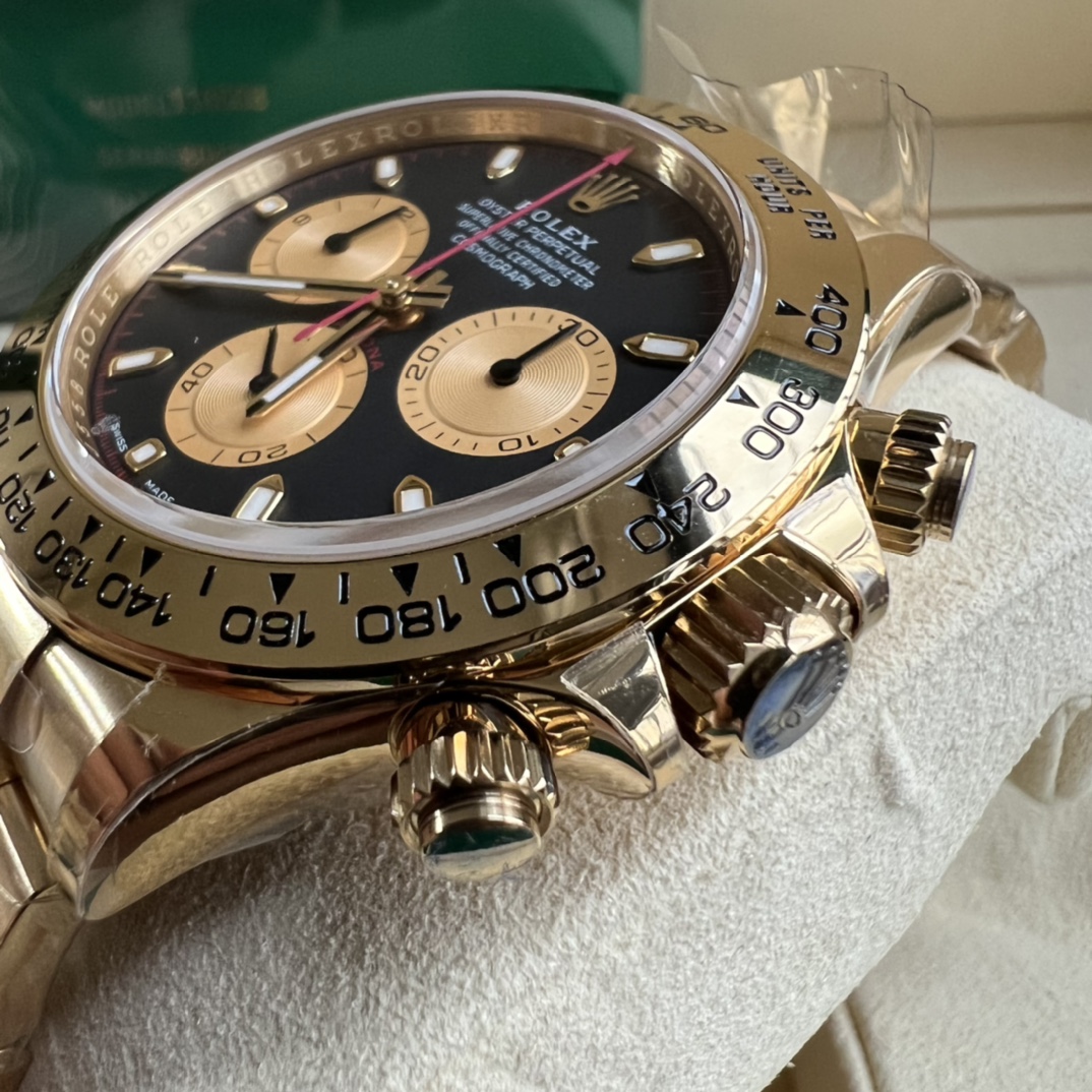 Rolex 原單 男款 Daytona 黑面金三眼計時腕錶 經典運動商務款| 10 Rolex 原單 男款 Daytona 黑面金三眼計時腕錶 經典運動商務款