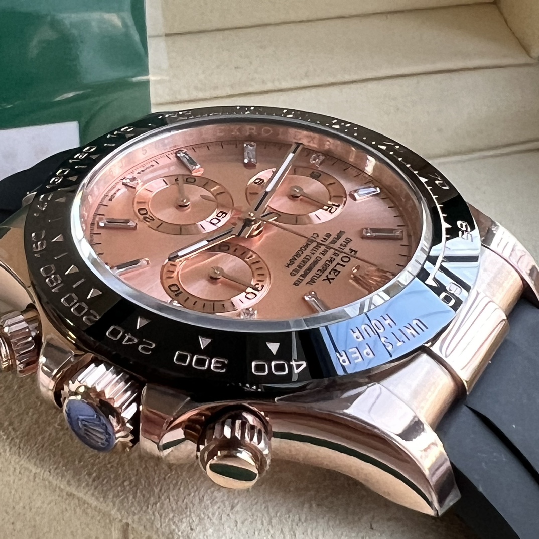 Rolex 原單 男款 Daytona 粉面玫瑰金橡膠帶計時腕錶 潮流質感款| 10 Rolex 原單 男款 Daytona 粉面玫瑰金橡膠帶計時腕錶 潮流質感款