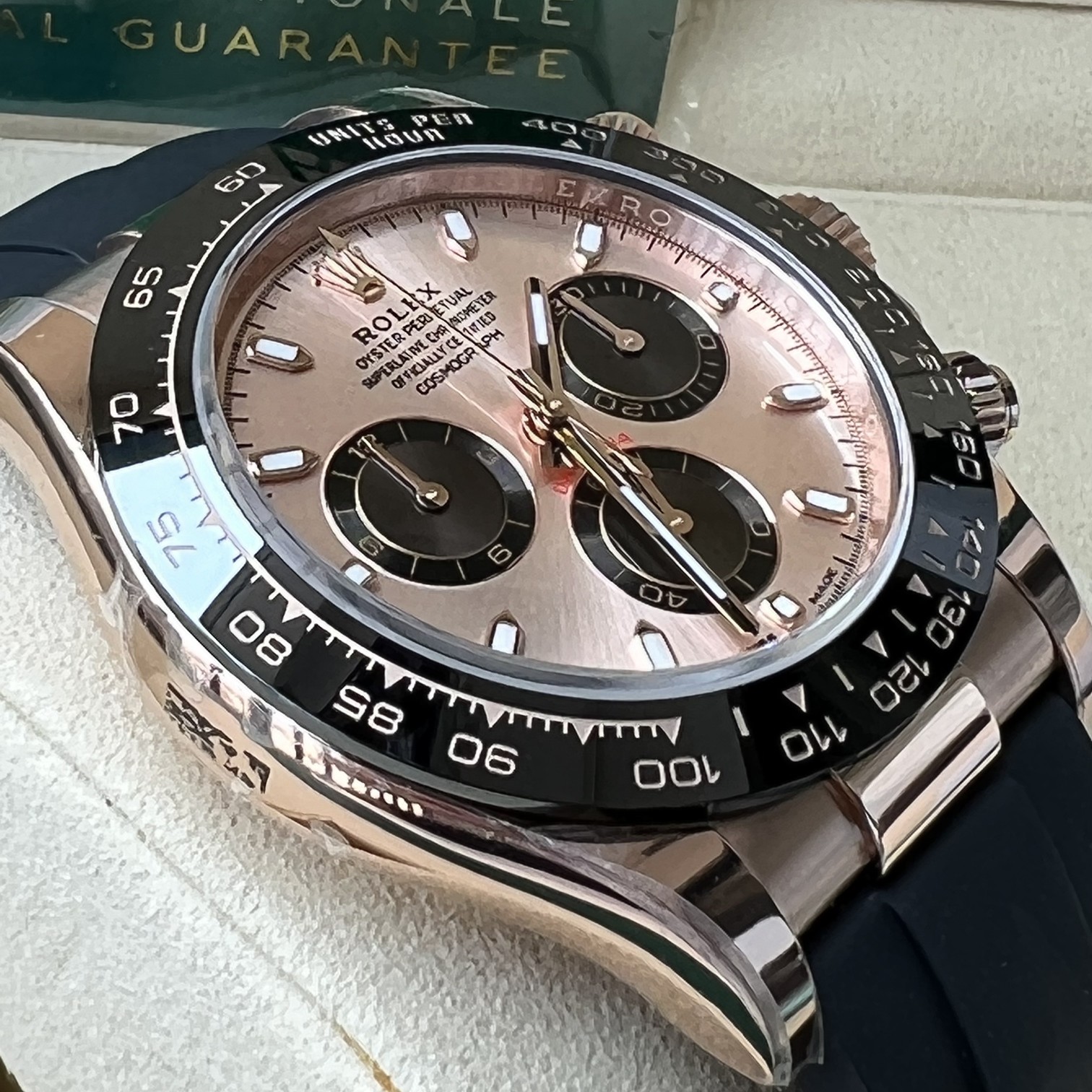 Rolex A貨 男款 Daytona 粉面黑圈橡膠帶計時腕錶 個性潮流款| 11 Rolex A貨 男款 Daytona 粉面黑圈橡膠帶計時腕錶 個性潮流款