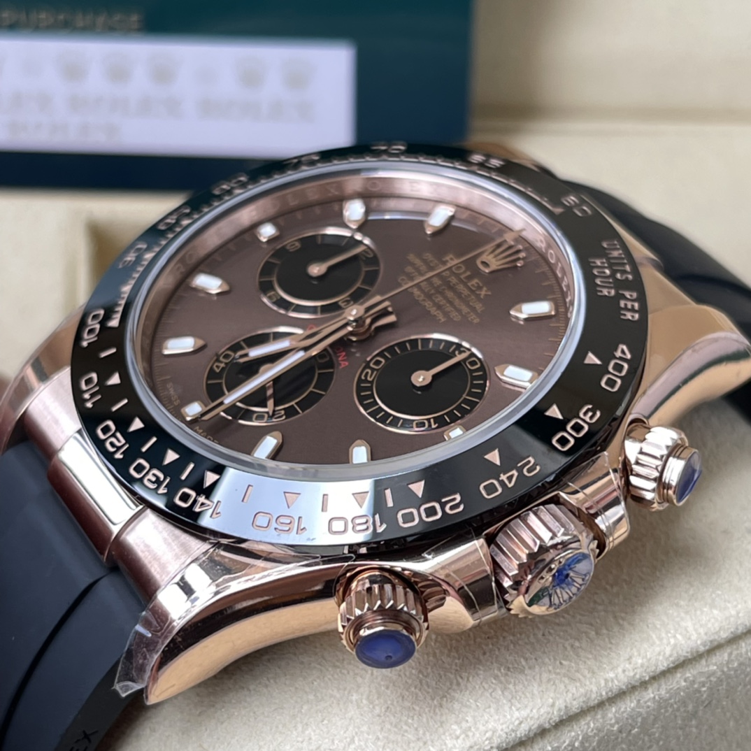 Rolex 高仿 男款 Daytona 咖啡面玫瑰金橡膠帶計時腕錶 成熟質感款| 11 Rolex 高仿 男款 Daytona 咖啡面玫瑰金橡膠帶計時腕錶 成熟質感款