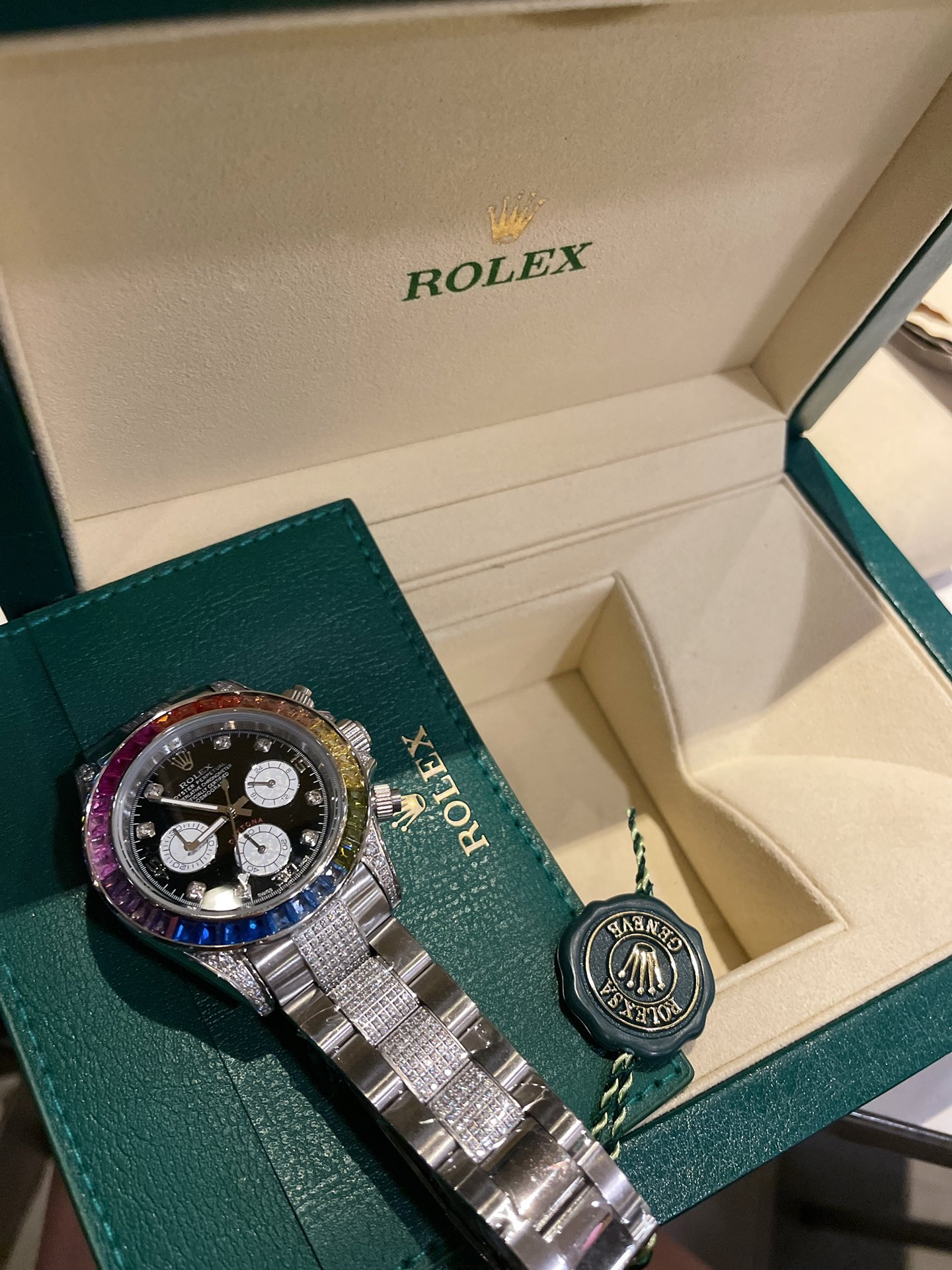 Rolex 原單 男款 Daytona 彩虹圈鑽面計時腕錶 高端奢華收藏款| 9 Rolex 原單 男款 Daytona 彩虹圈鑽面計時腕錶 高端奢華收藏款
