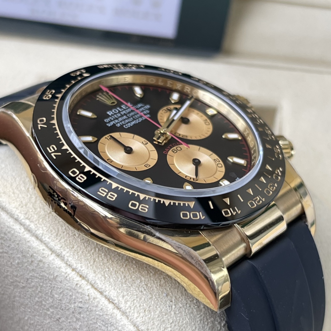 Rolex A貨 男款 Daytona 黑金面橡膠帶計時腕錶 奢華運動風| 10 Rolex A貨 男款 Daytona 黑金面橡膠帶計時腕錶 奢華運動風