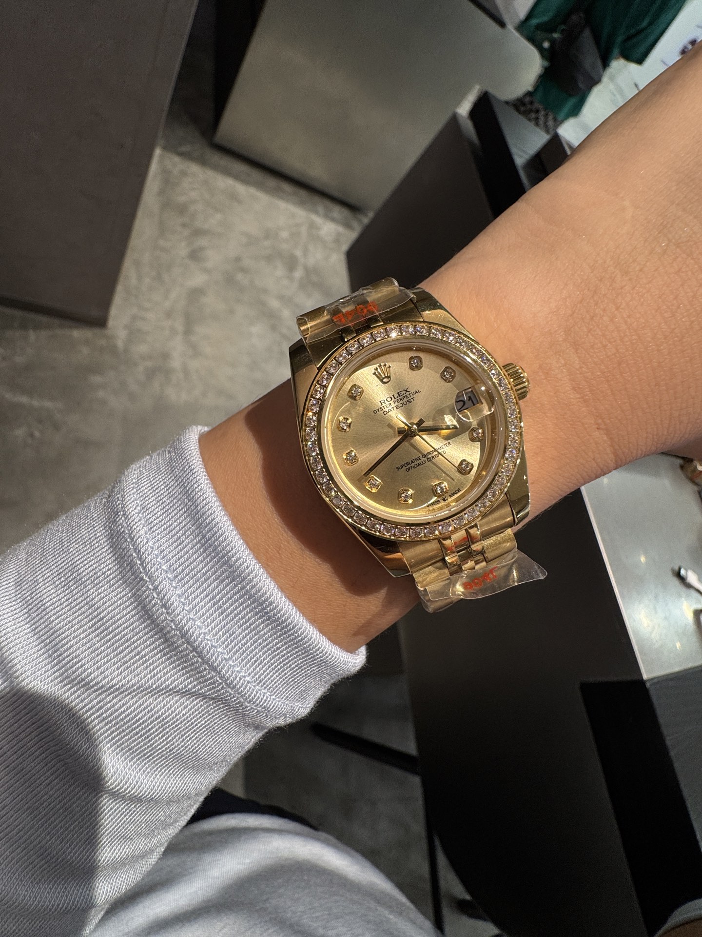 Rolex 高仿 女款 Datejust 鑽圈金面腕錶 奢華氣質款| 14 Rolex 高仿 女款 Datejust 鑽圈金面腕錶 奢華氣質款