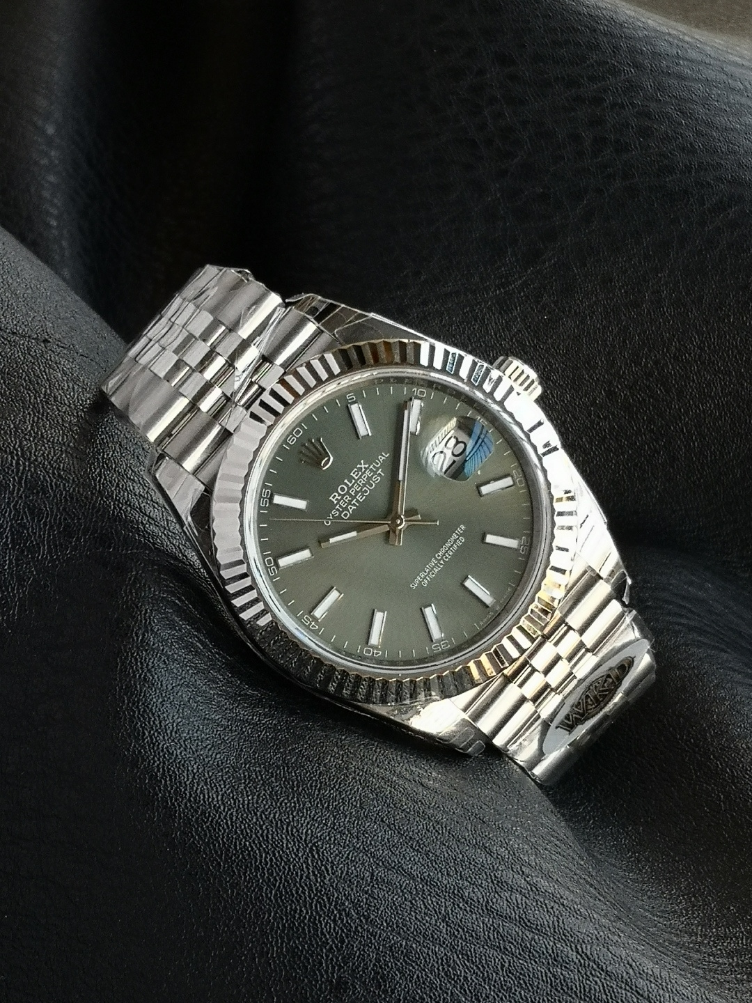 Rolex 高仿 男款 Datejust 綠面腕錶 經典狗牙圈設計| 12 Rolex 高仿 男款 Datejust 綠面腕錶 經典狗牙圈設計