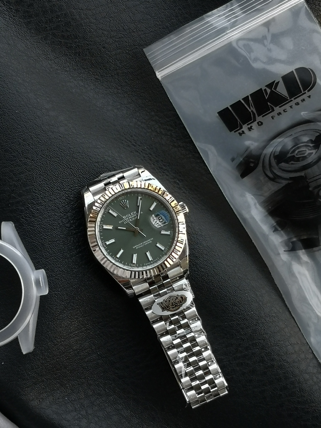 Rolex 高仿 男款 Datejust 綠面腕錶 經典狗牙圈設計| 11 Rolex 高仿 男款 Datejust 綠面腕錶 經典狗牙圈設計