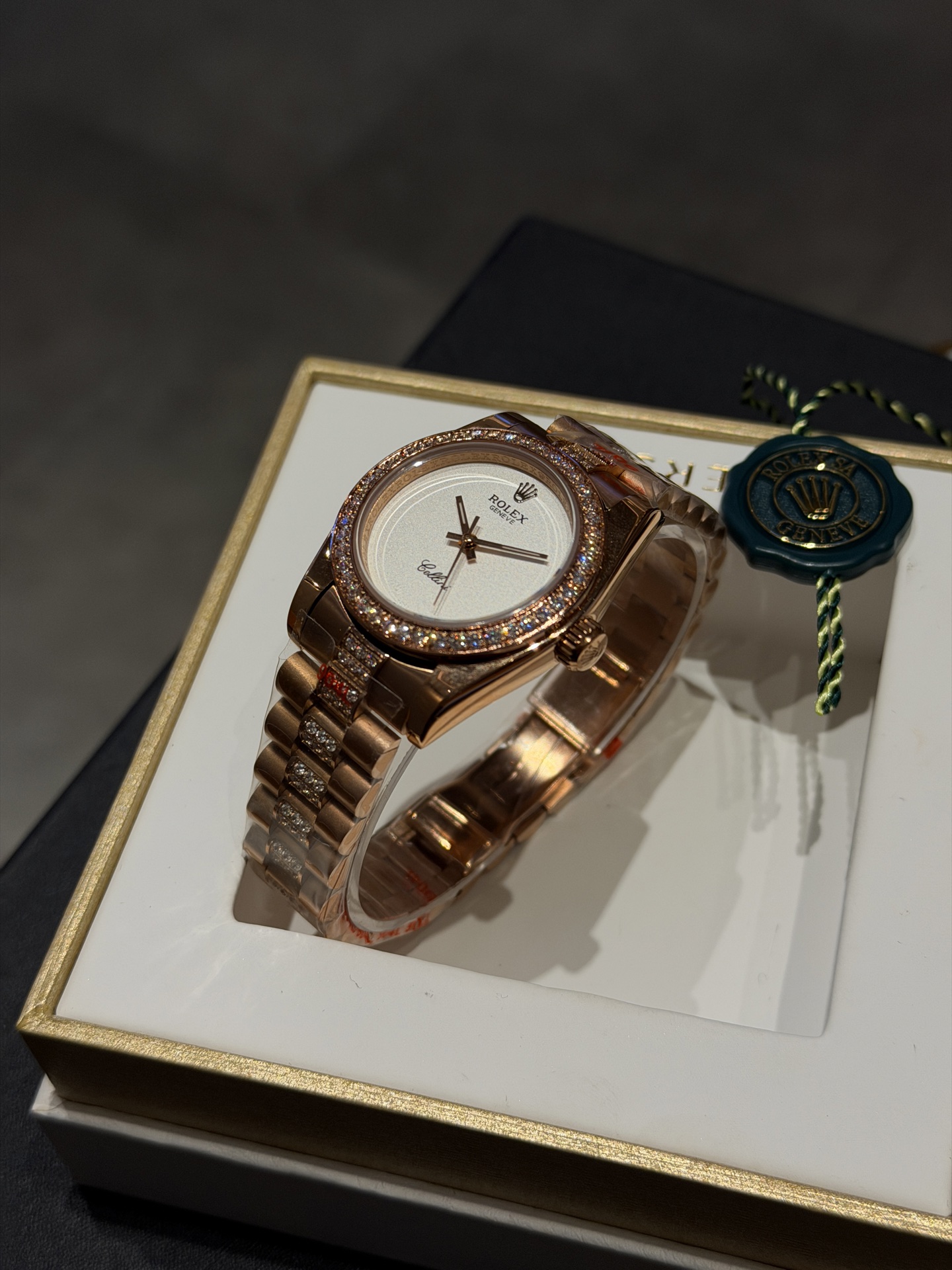 Rolex 一比一 女款 Cellini 鑽圈玫瑰金腕錶 優雅氣質款