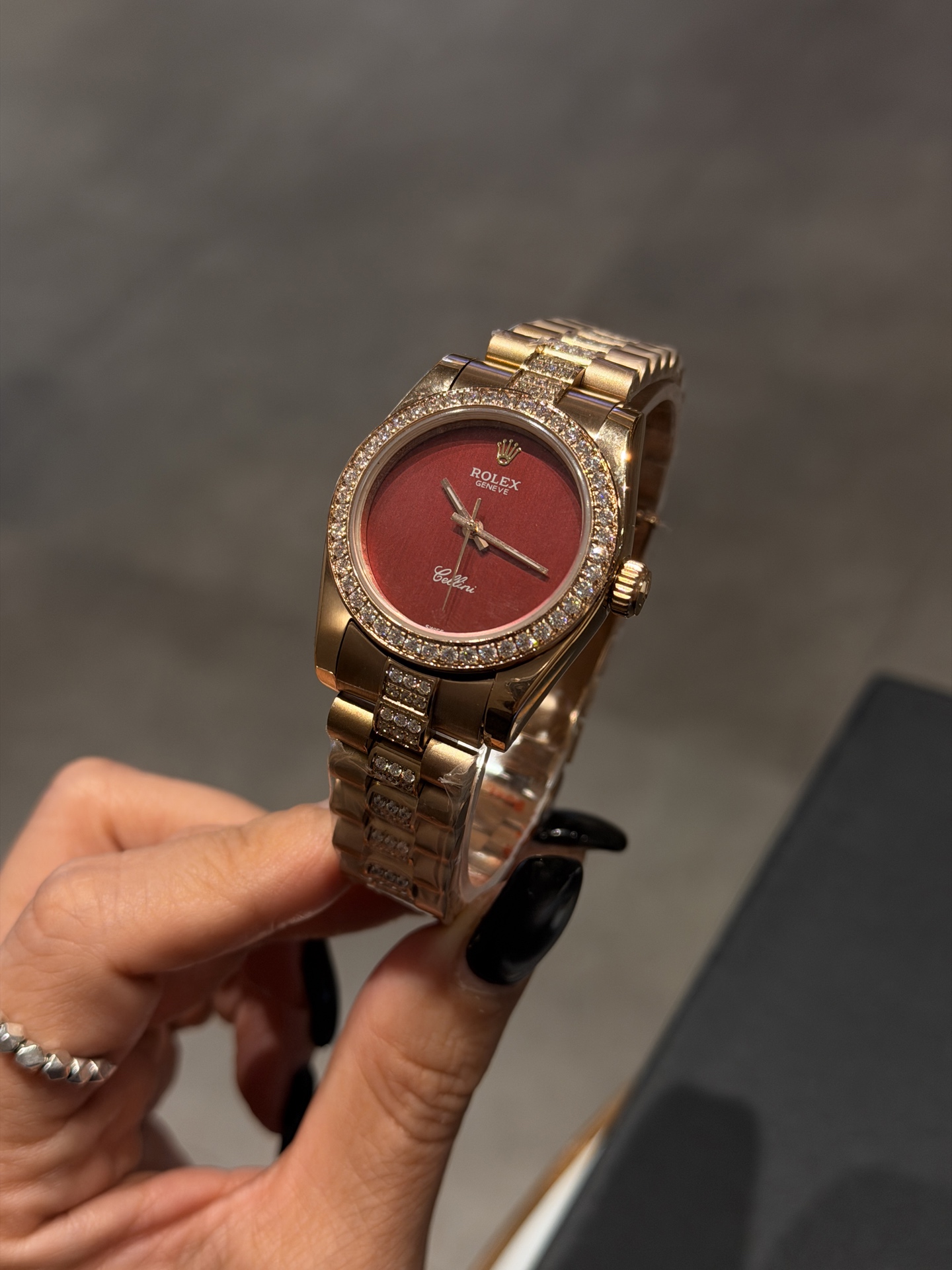 Rolex 原單 女款 Cellini 紅面鑽圈腕錶 時尚亮眼款| 14 Rolex 原單 女款 Cellini 紅面鑽圈腕錶 時尚亮眼款