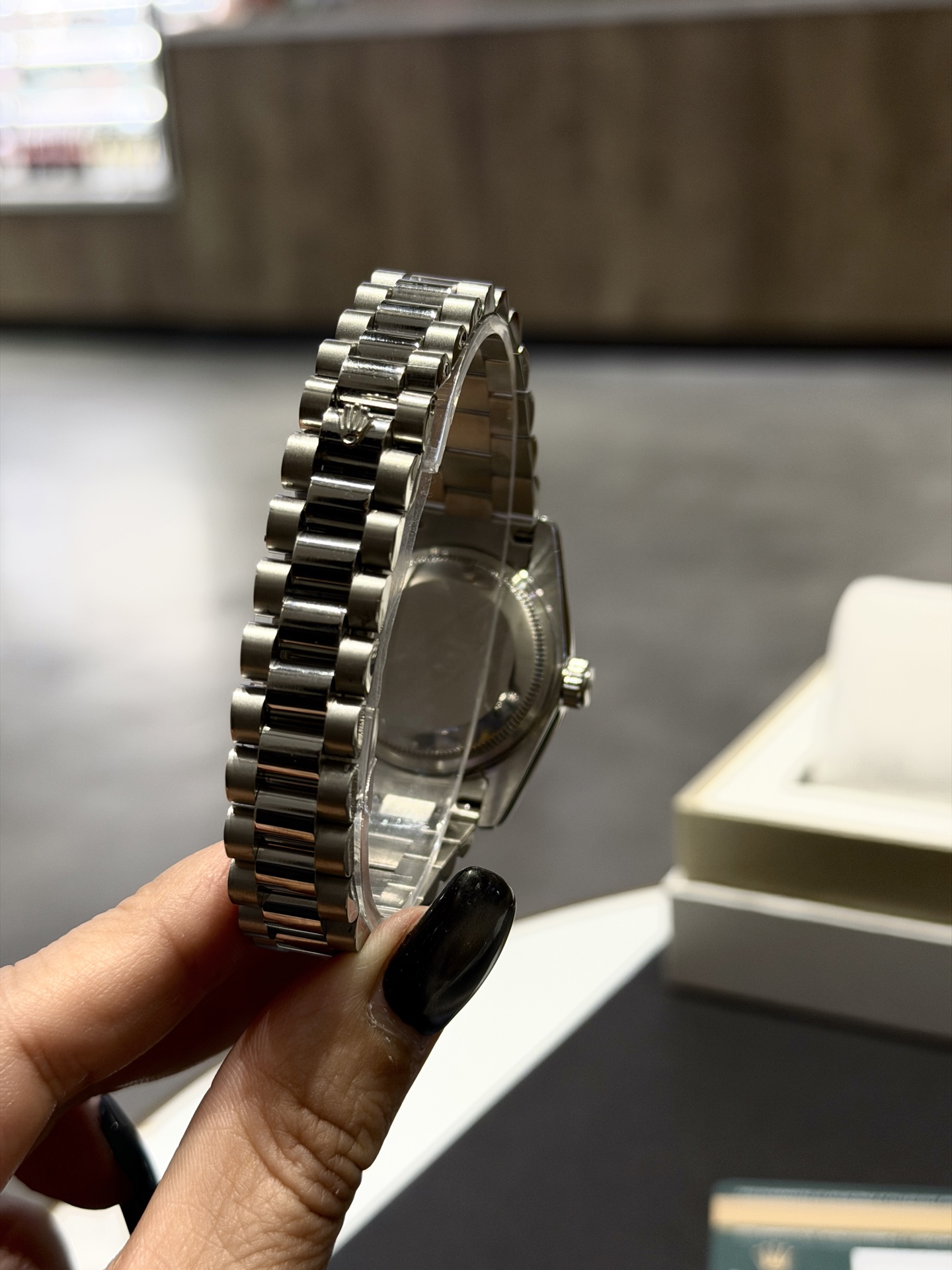 Rolex 高仿 女款 Datejust 酒红色面腕錶 甜美時尚款| 11 Rolex 高仿 女款 Datejust 酒红色面腕錶 甜美時尚款