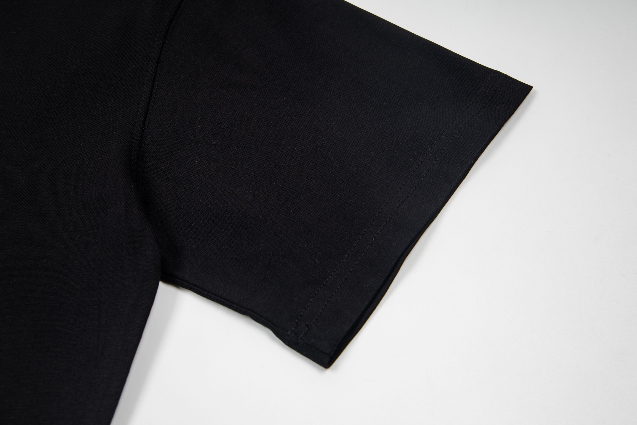 ARC'TERYX 一比一 男款短袖T恤 簡約LOGO設計 百搭日常款| 9 ARC'TERYX 一比一 男款短袖T恤 簡約LOGO設計 百搭日常款