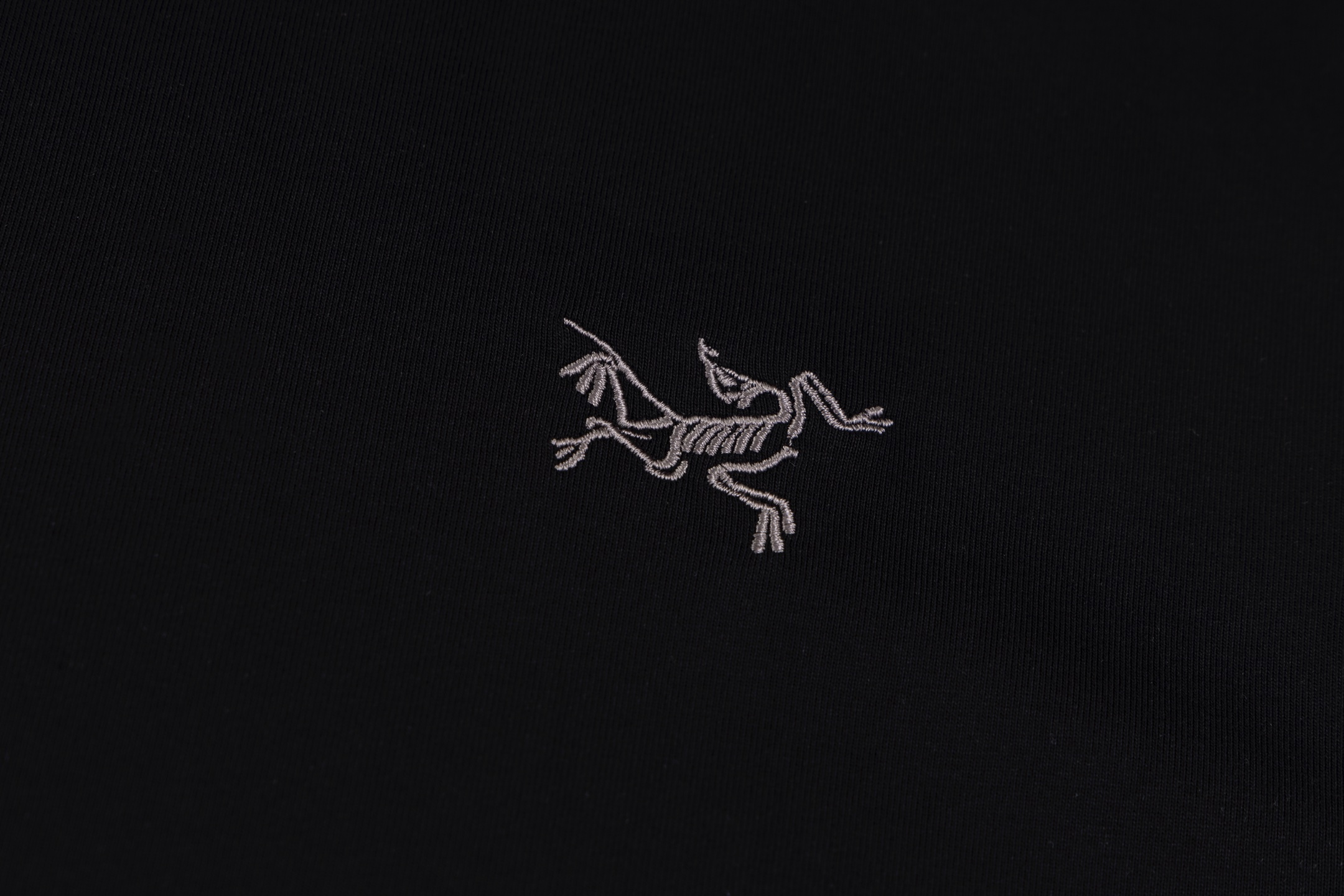ARC'TERYX 一比一 男款短袖T恤 小LOGO設計 輕奢休閒款| 11 ARC'TERYX 一比一 男款短袖T恤 小LOGO設計 輕奢休閒款