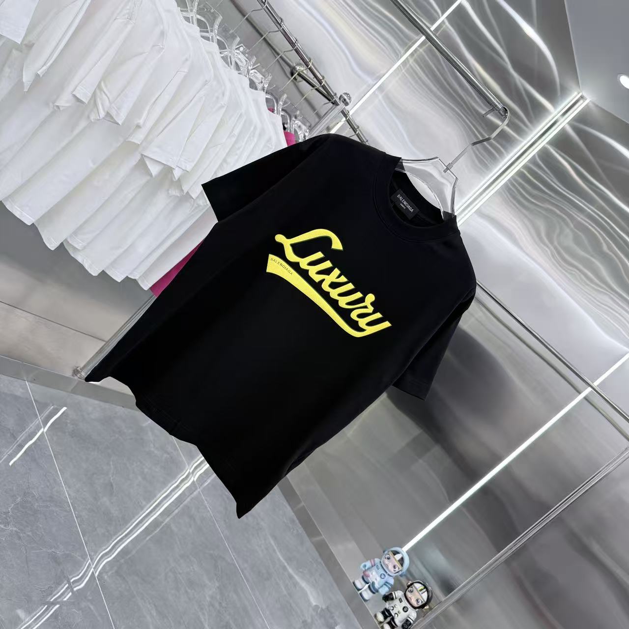 Balenciaga 高仿 字母Luxury印花短袖T恤 潮流寬鬆百搭款| 13 Balenciaga 高仿 字母Luxury印花短袖T恤 潮流寬鬆百搭款