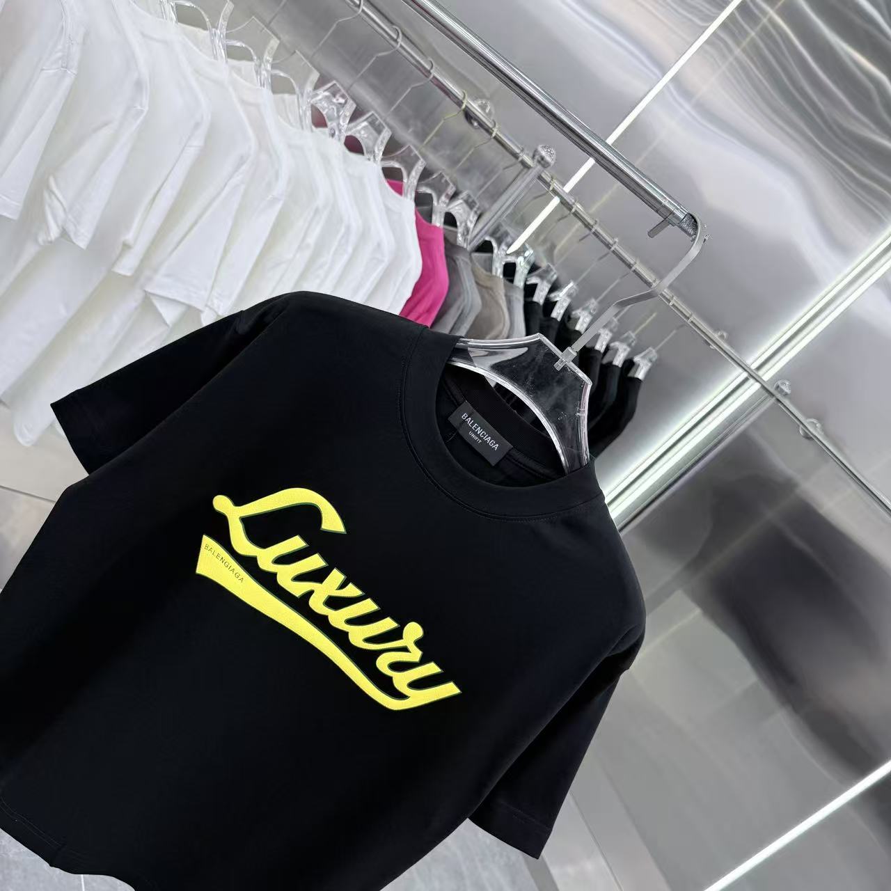 Balenciaga 高仿 字母Luxury印花短袖T恤 潮流寬鬆百搭款| 12 Balenciaga 高仿 字母Luxury印花短袖T恤 潮流寬鬆百搭款