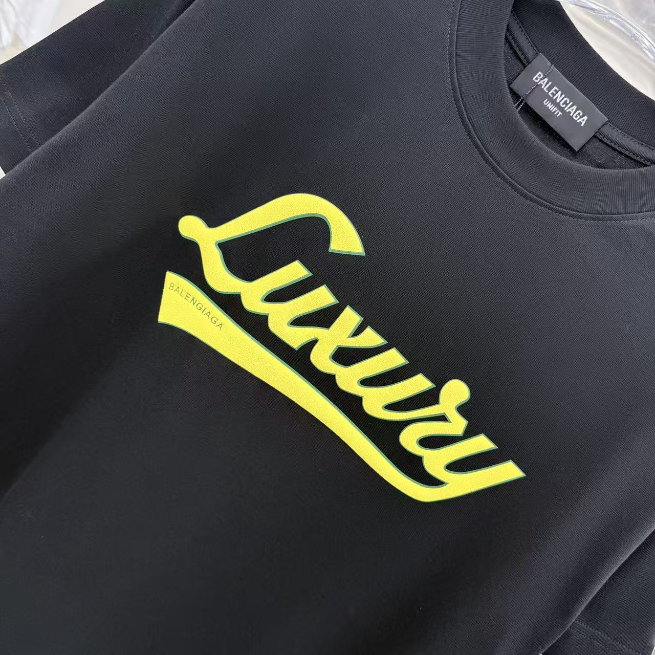 Balenciaga 高仿 字母Luxury印花短袖T恤 潮流寬鬆百搭款| 10 Balenciaga 高仿 字母Luxury印花短袖T恤 潮流寬鬆百搭款