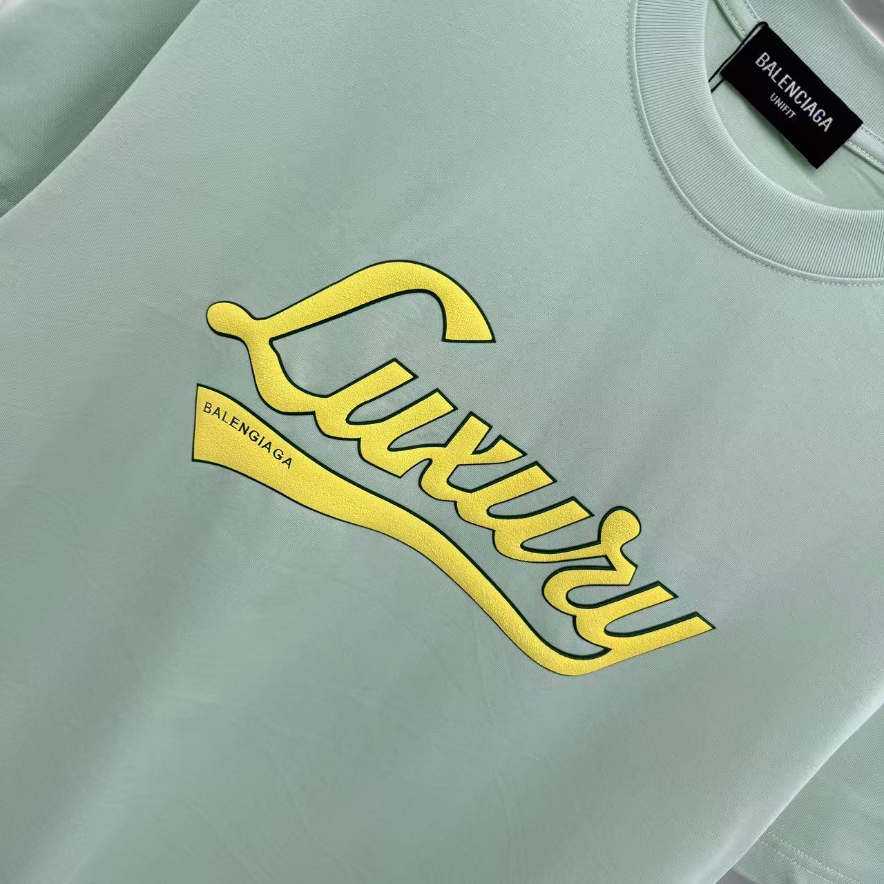 Balenciaga 一比一 Luxury字母印花短袖T恤 淺綠色清新休閒款| 10 Balenciaga 一比一 Luxury字母印花短袖T恤 淺綠色清新休閒款