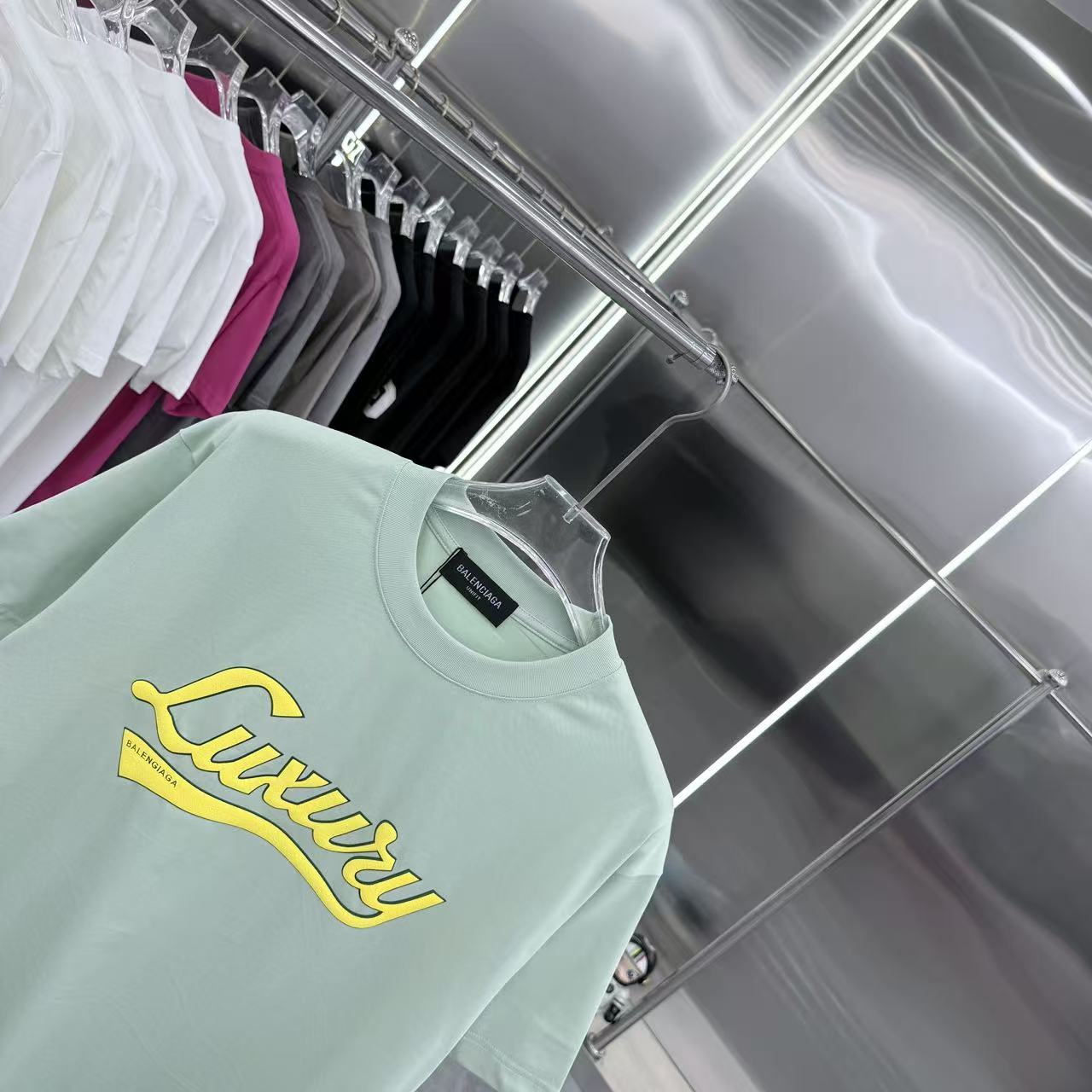 Balenciaga 一比一 Luxury字母印花短袖T恤 淺綠色清新休閒款| 8 Balenciaga 一比一 Luxury字母印花短袖T恤 淺綠色清新休閒款